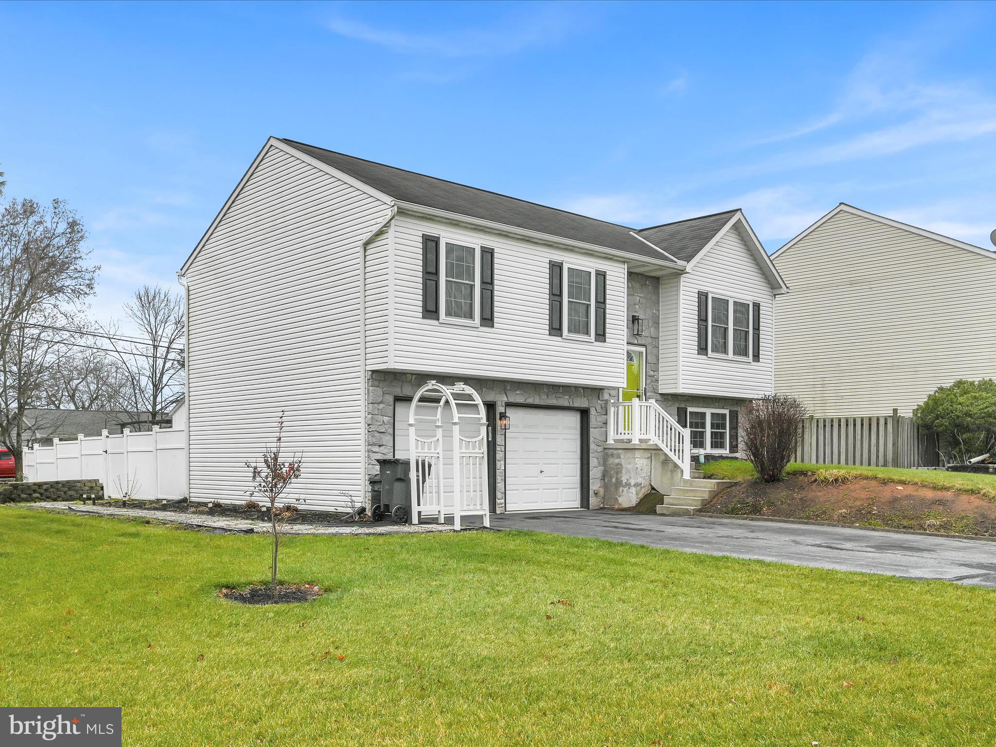 COMMODORES LANDING - Residential