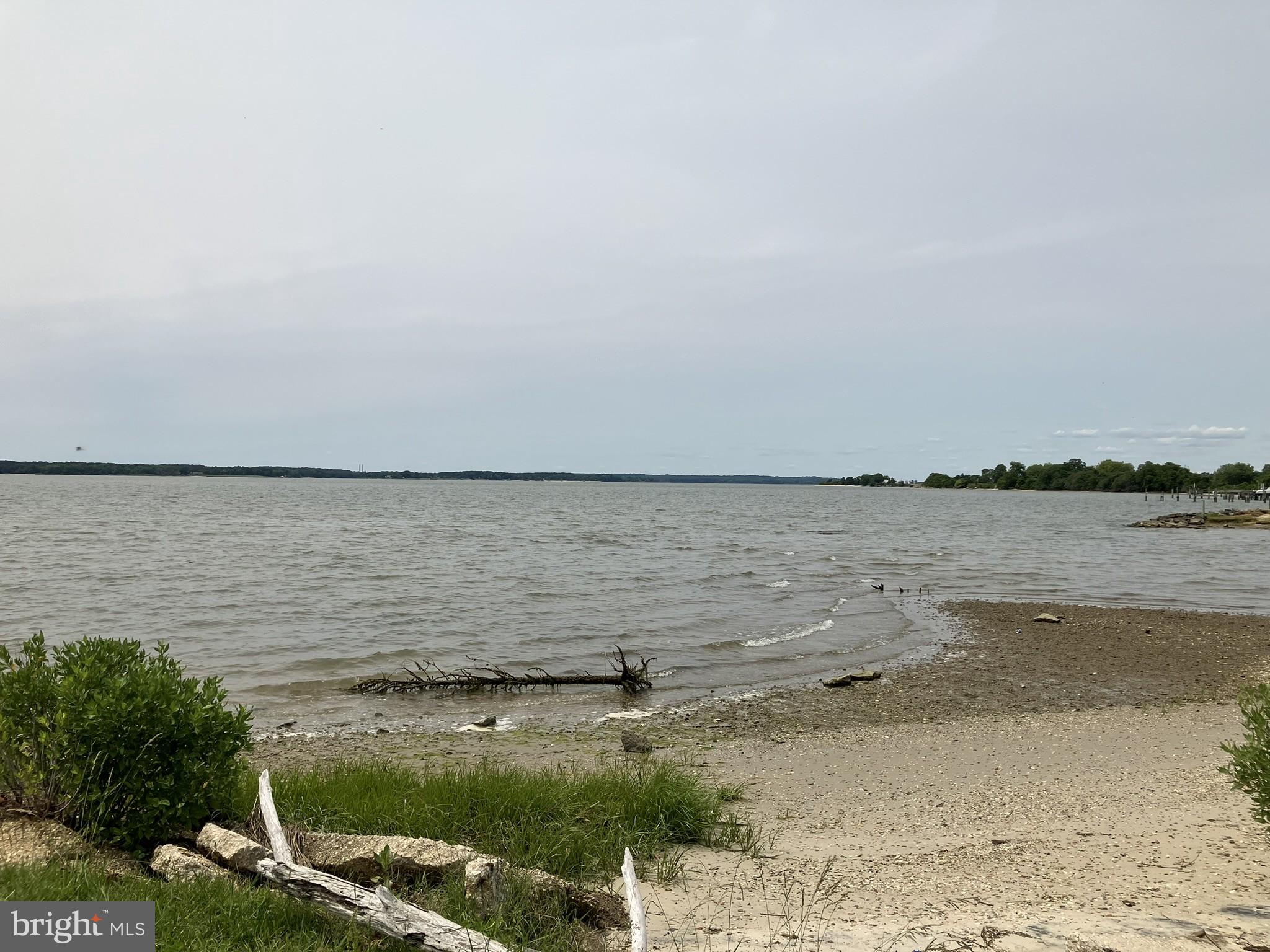 LONGVIEW BEACH - Land