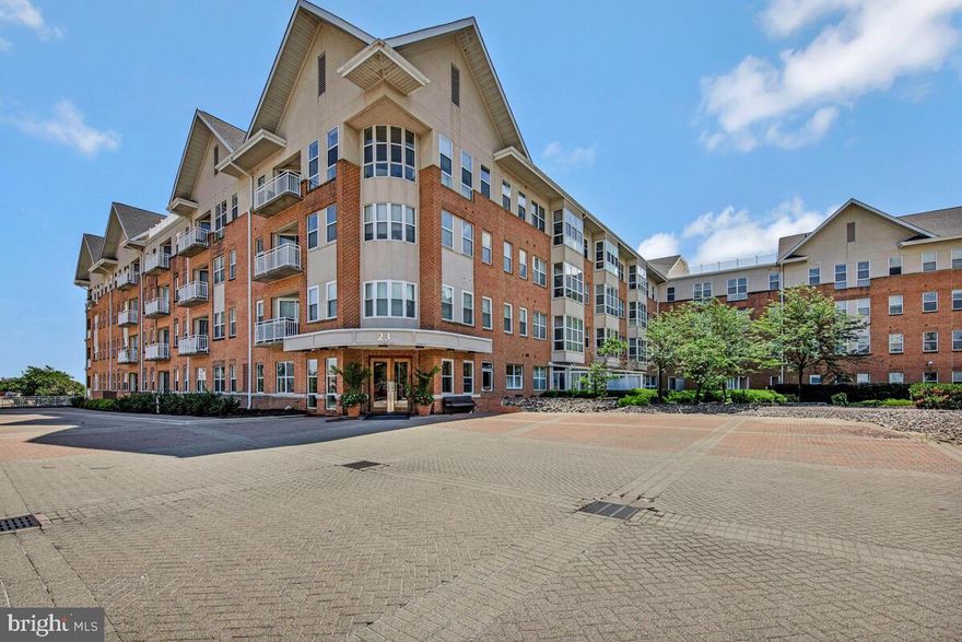 You must see this stunning 1-bedroom, 1-bath condo featuring an open floor plan with plenty of natural light and sleek finishes. Located in the sought-after Harborview community, you’re just steps away from everything the Inner Harbor has to offer—gourmet restaurants, shopping, nightlife, and sports stadiums. Plus, enjoy easy access to I-95, I-83, and the Baltimore Circulator. 1 assigned parking space too. Better Hurry!
Mortgage savings may be available for buyers of this listing.