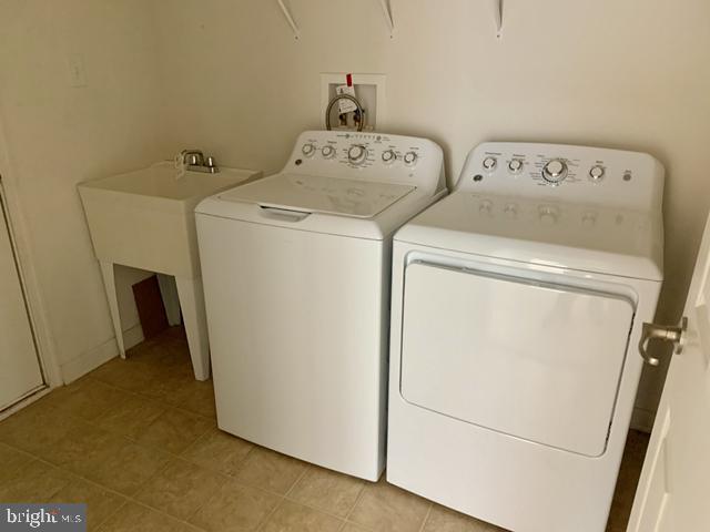 EASTON VILLAGE - Residential