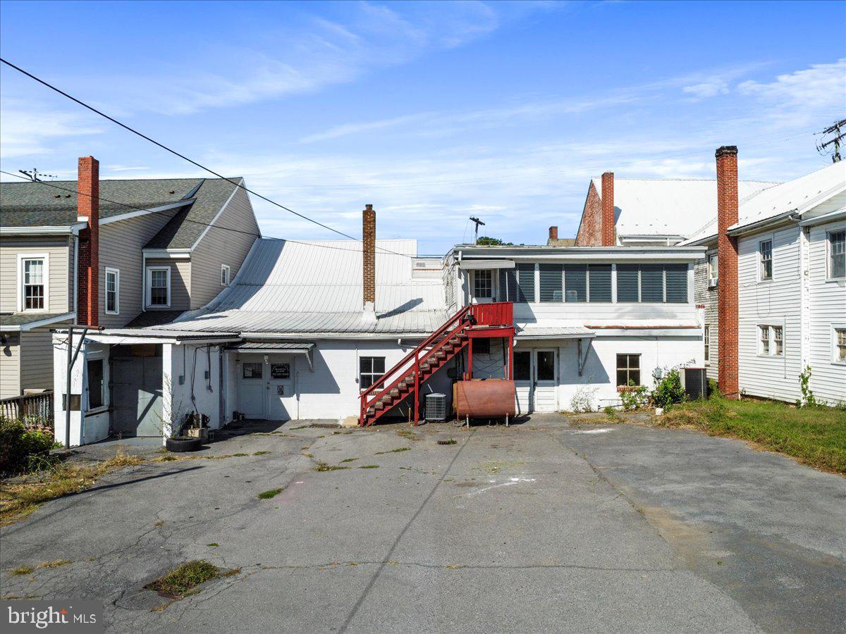 107 LINCOLN WAY EAST