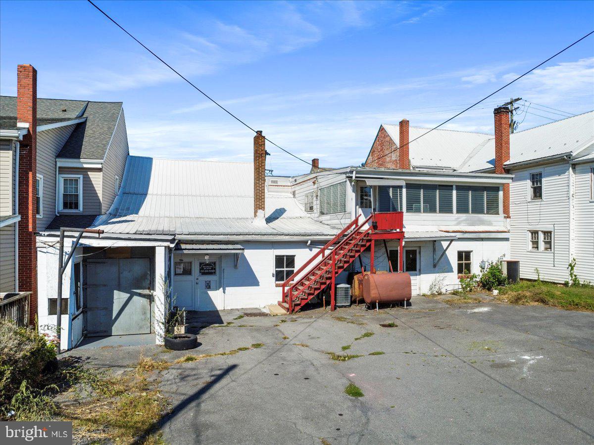 107 LINCOLN WAY EAST