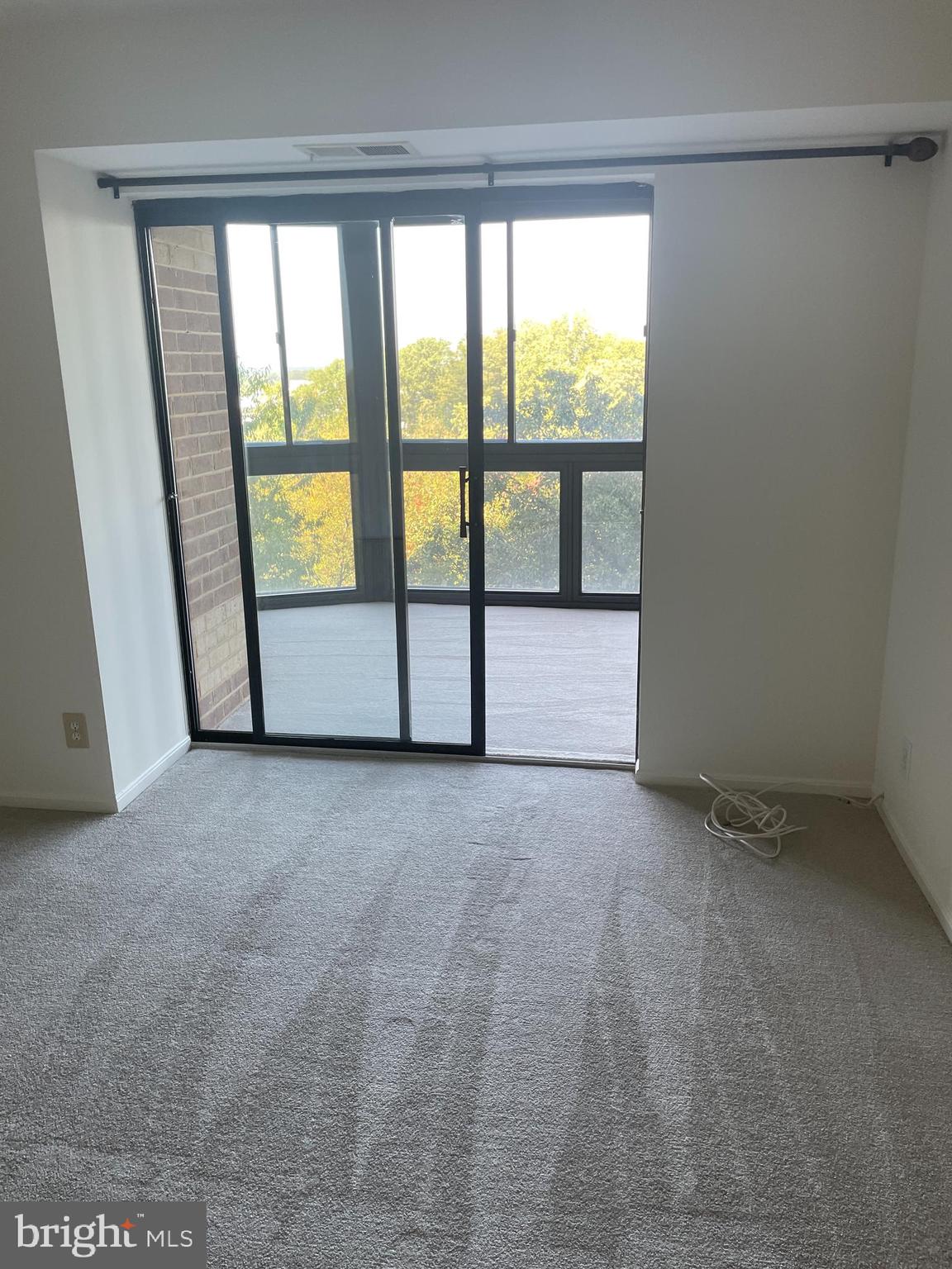 ROTONDA - Residential Lease