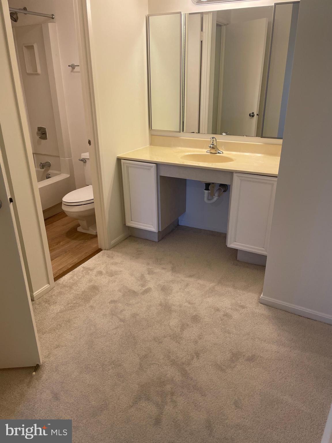 ROTONDA - Residential Lease