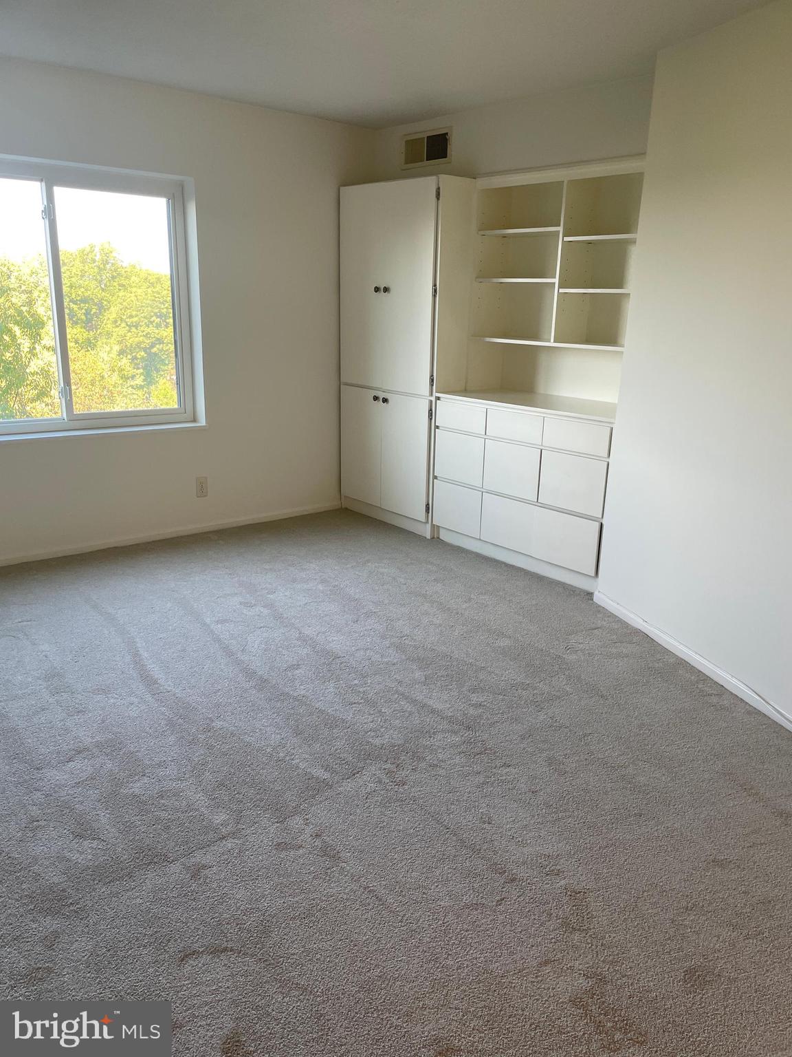 ROTONDA - Residential Lease