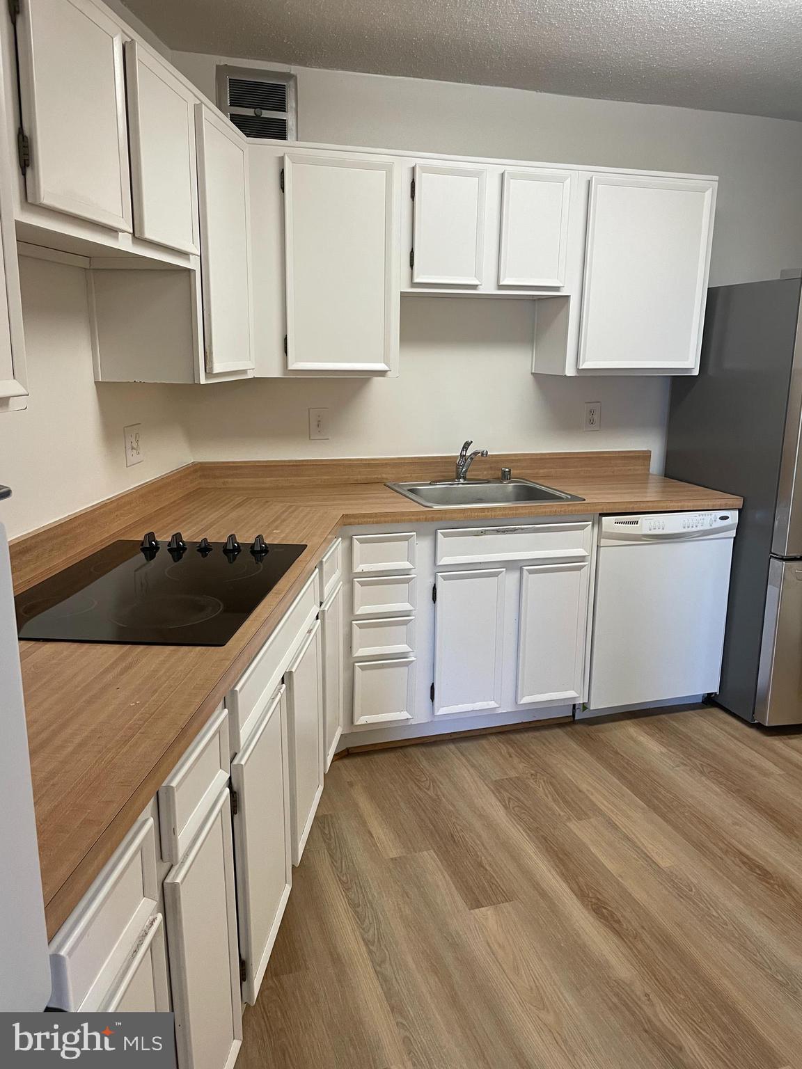 ROTONDA - Residential Lease