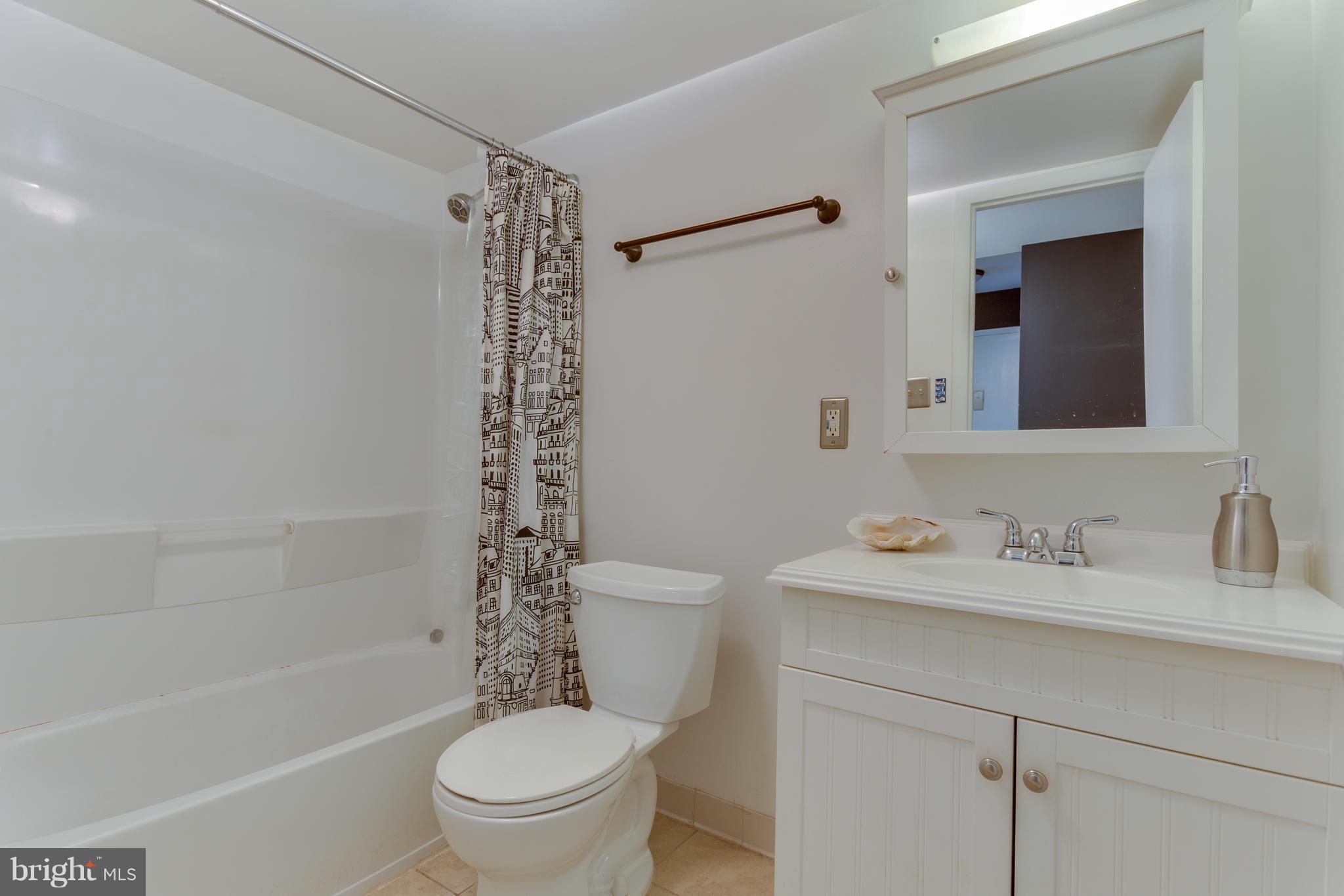 NORMANDIE ON THE LAKE II - Residential