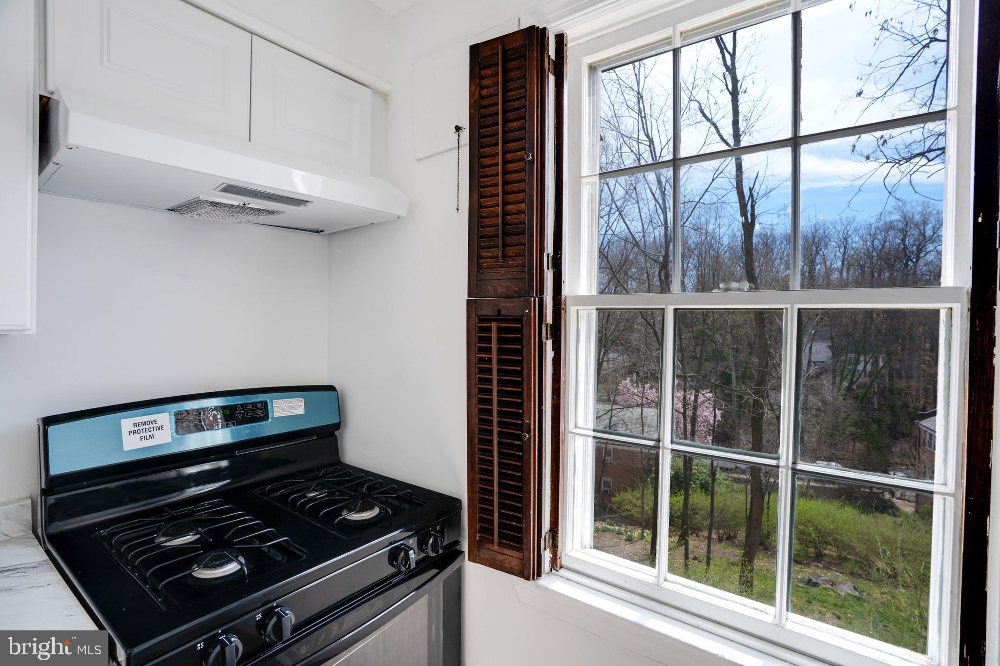 FREDERICK COURTS - Residential Lease