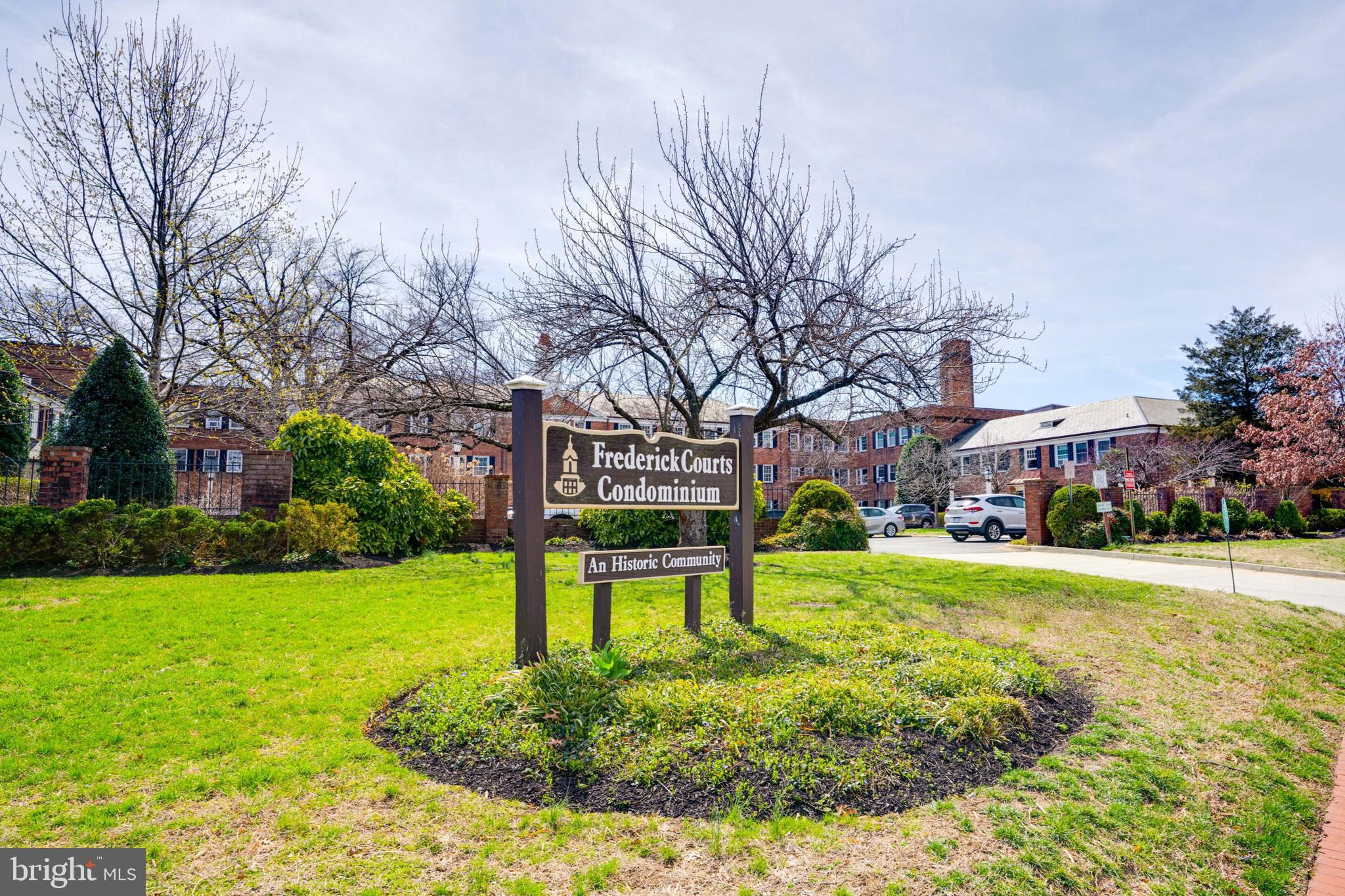 FREDERICK COURTS - Residential Lease