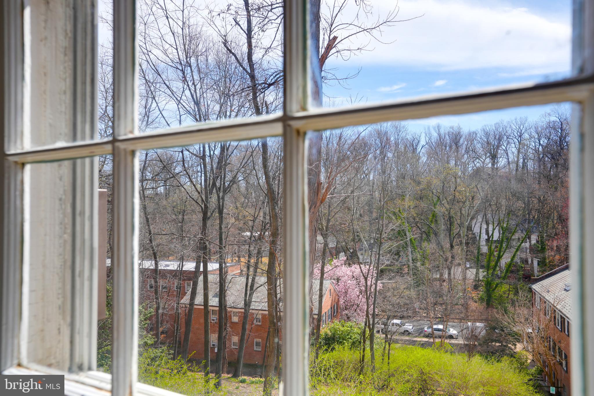 FREDERICK COURTS - Residential Lease