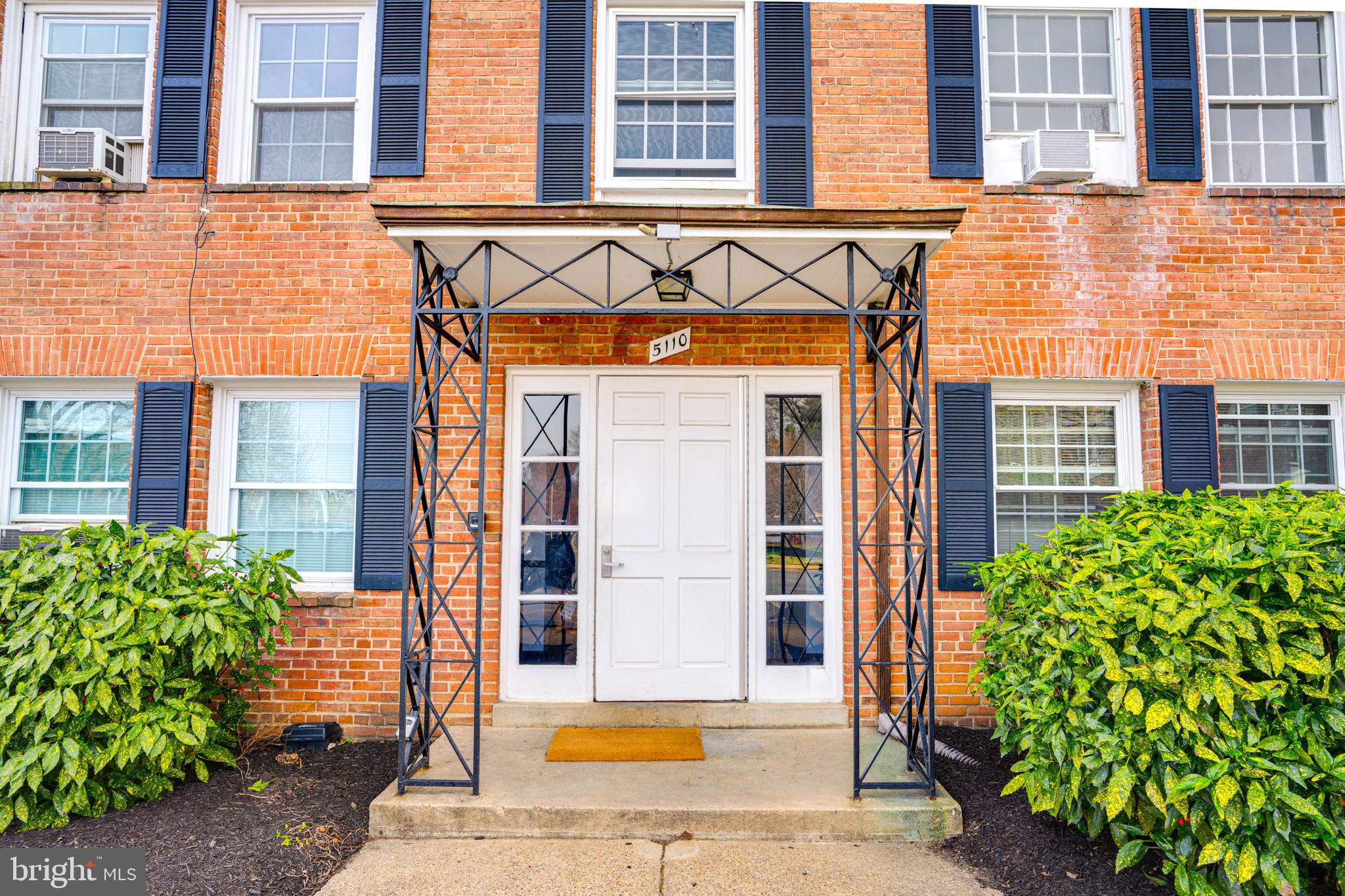 FREDERICK COURTS - Residential Lease