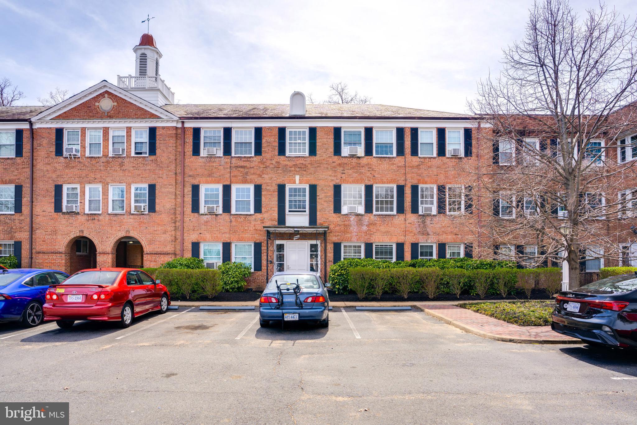 FREDERICK COURTS - Residential Lease