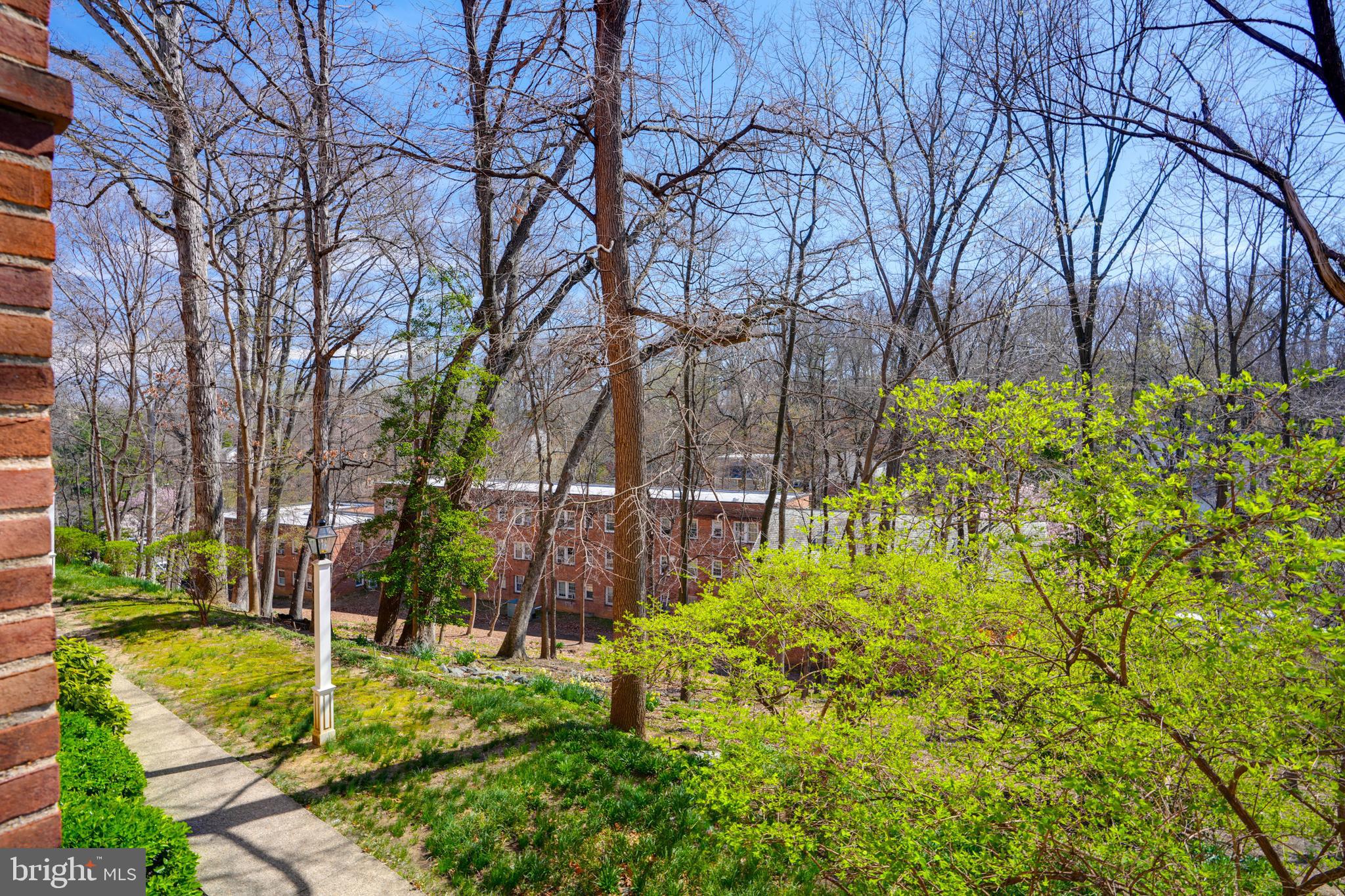 FREDERICK COURTS - Residential Lease