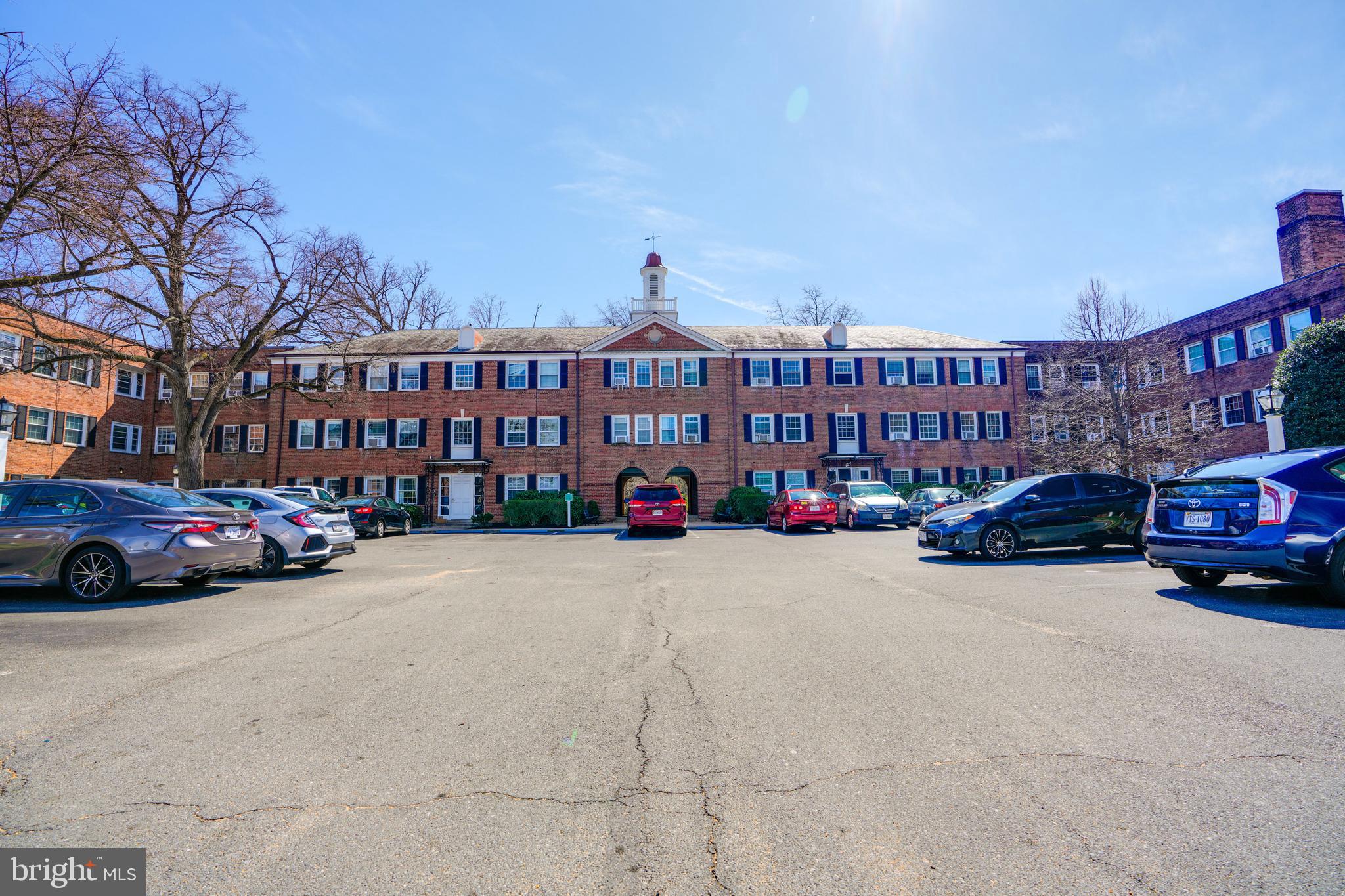 FREDERICK COURTS - Residential Lease