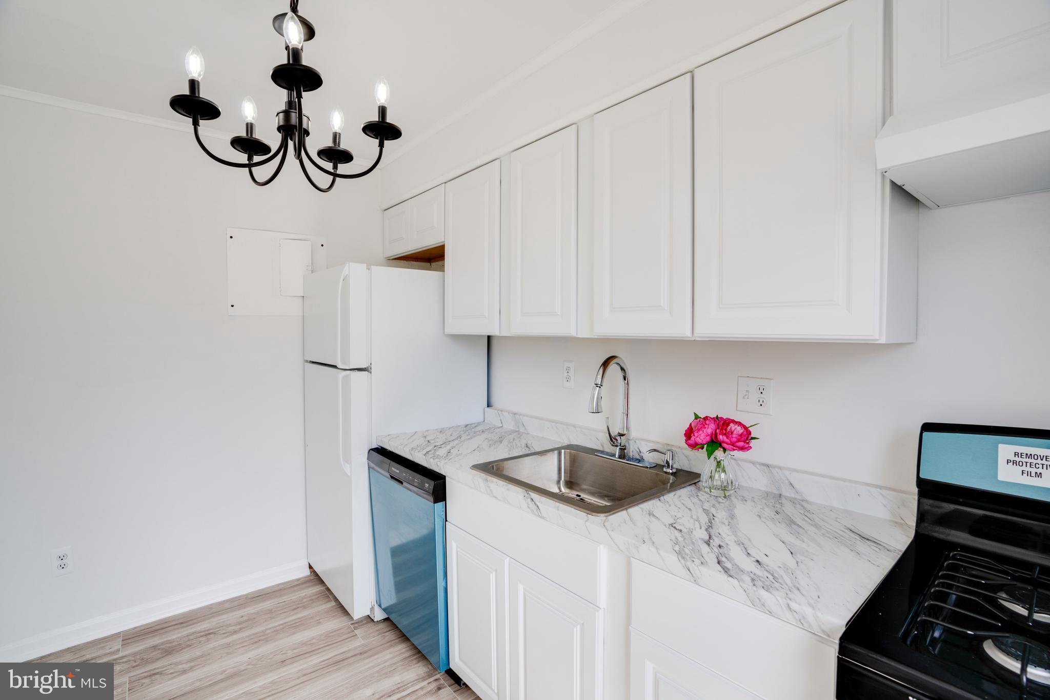 FREDERICK COURTS - Residential Lease