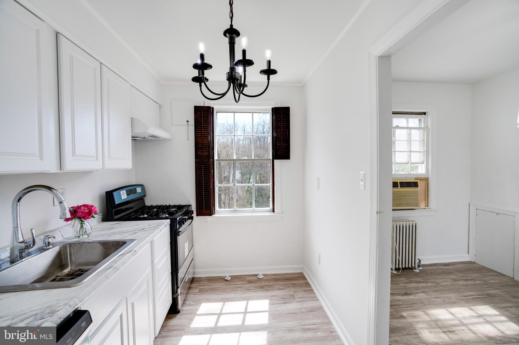 FREDERICK COURTS - Residential Lease