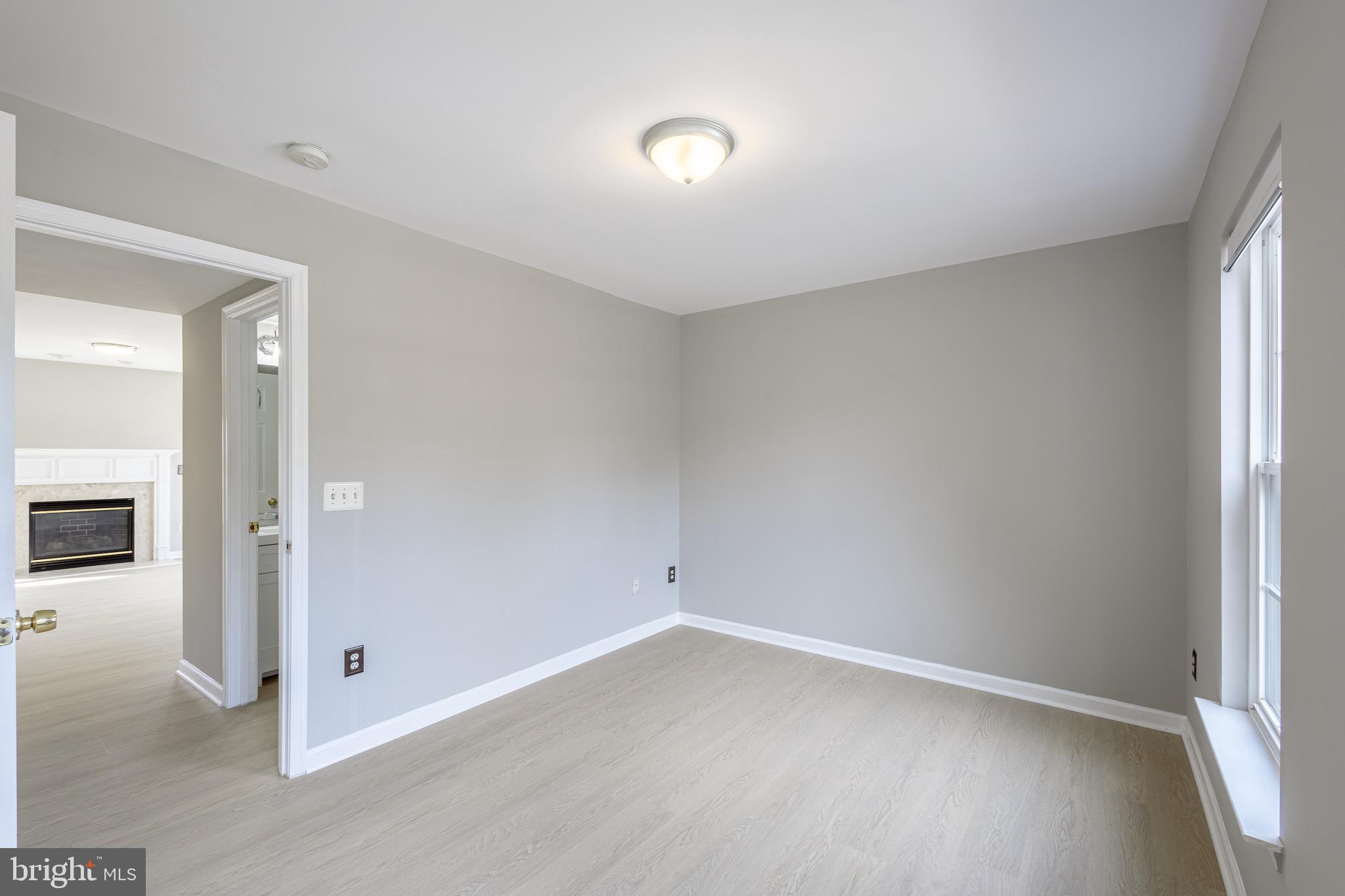 ASHBURN VILLAGE - Residential Lease