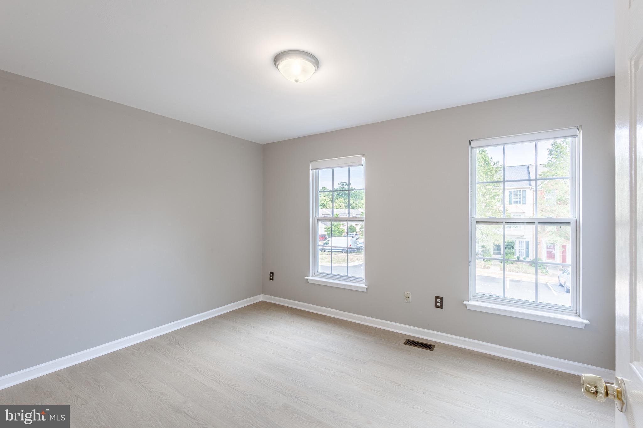 ASHBURN VILLAGE - Residential Lease