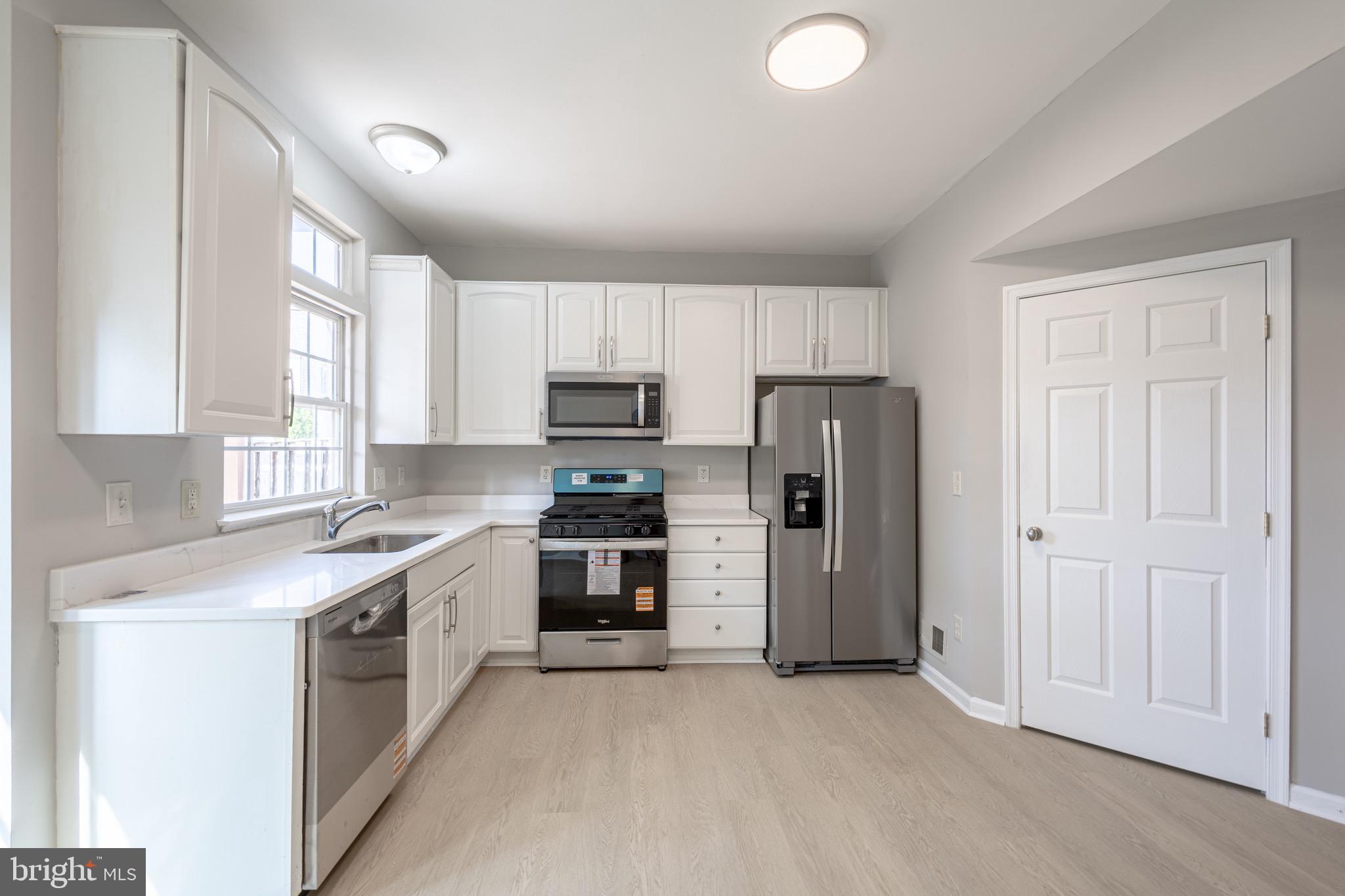 ASHBURN VILLAGE - Residential Lease