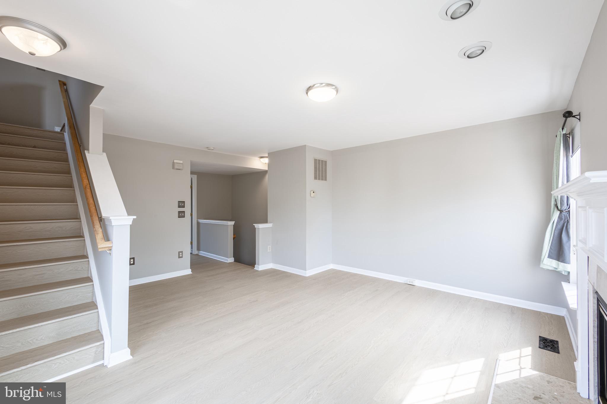 ASHBURN VILLAGE - Residential Lease