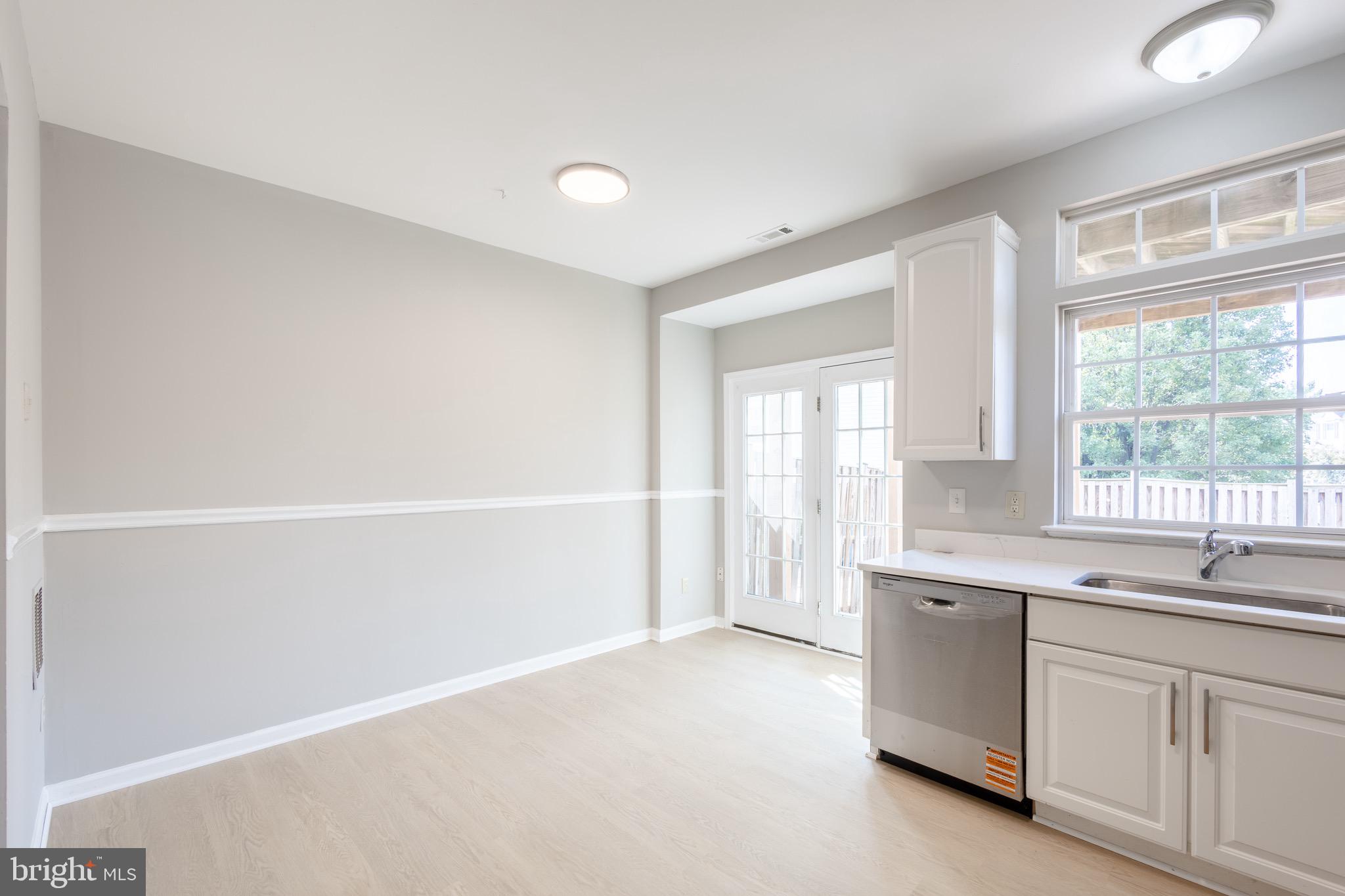 ASHBURN VILLAGE - Residential Lease