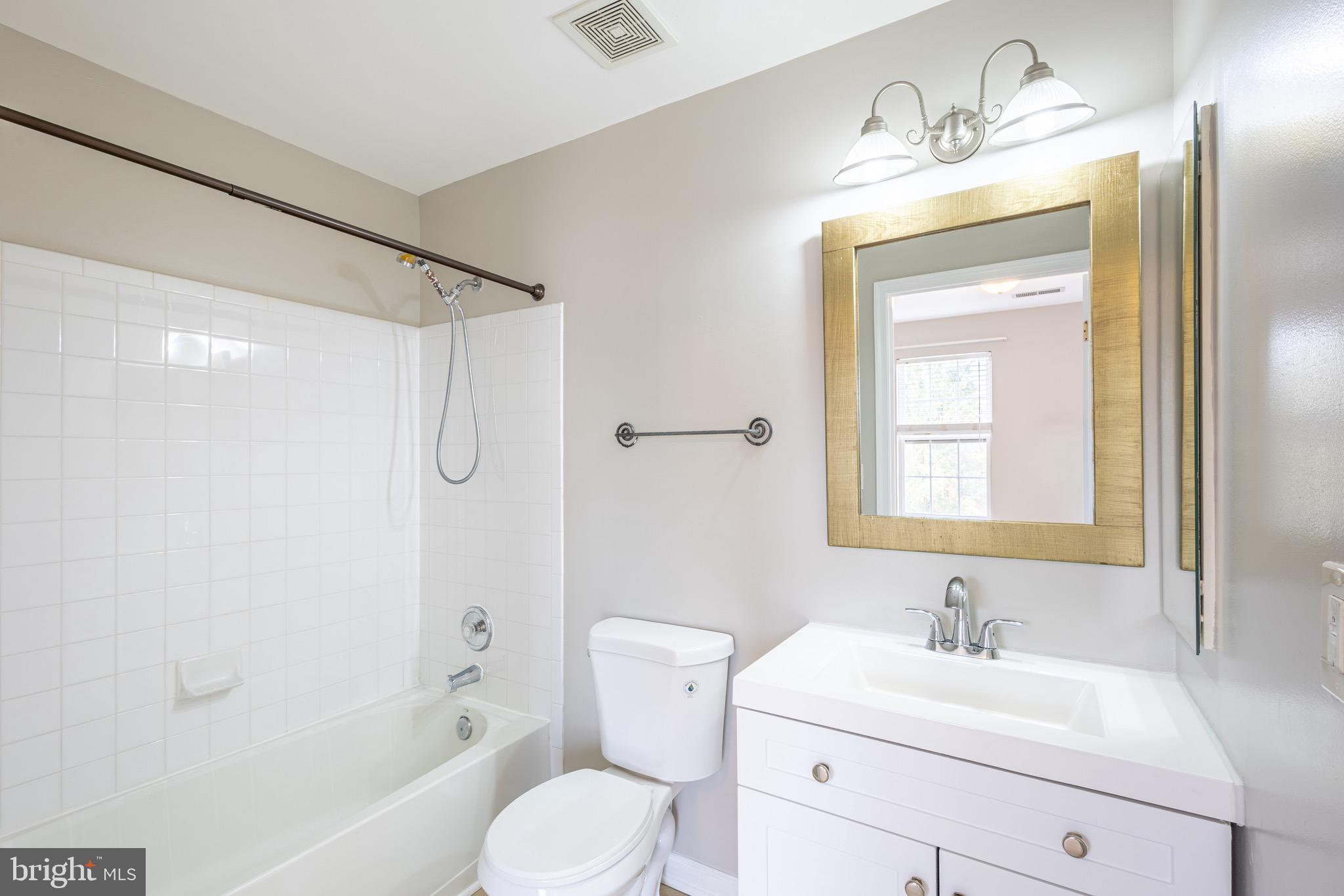 ASHBURN VILLAGE - Residential Lease