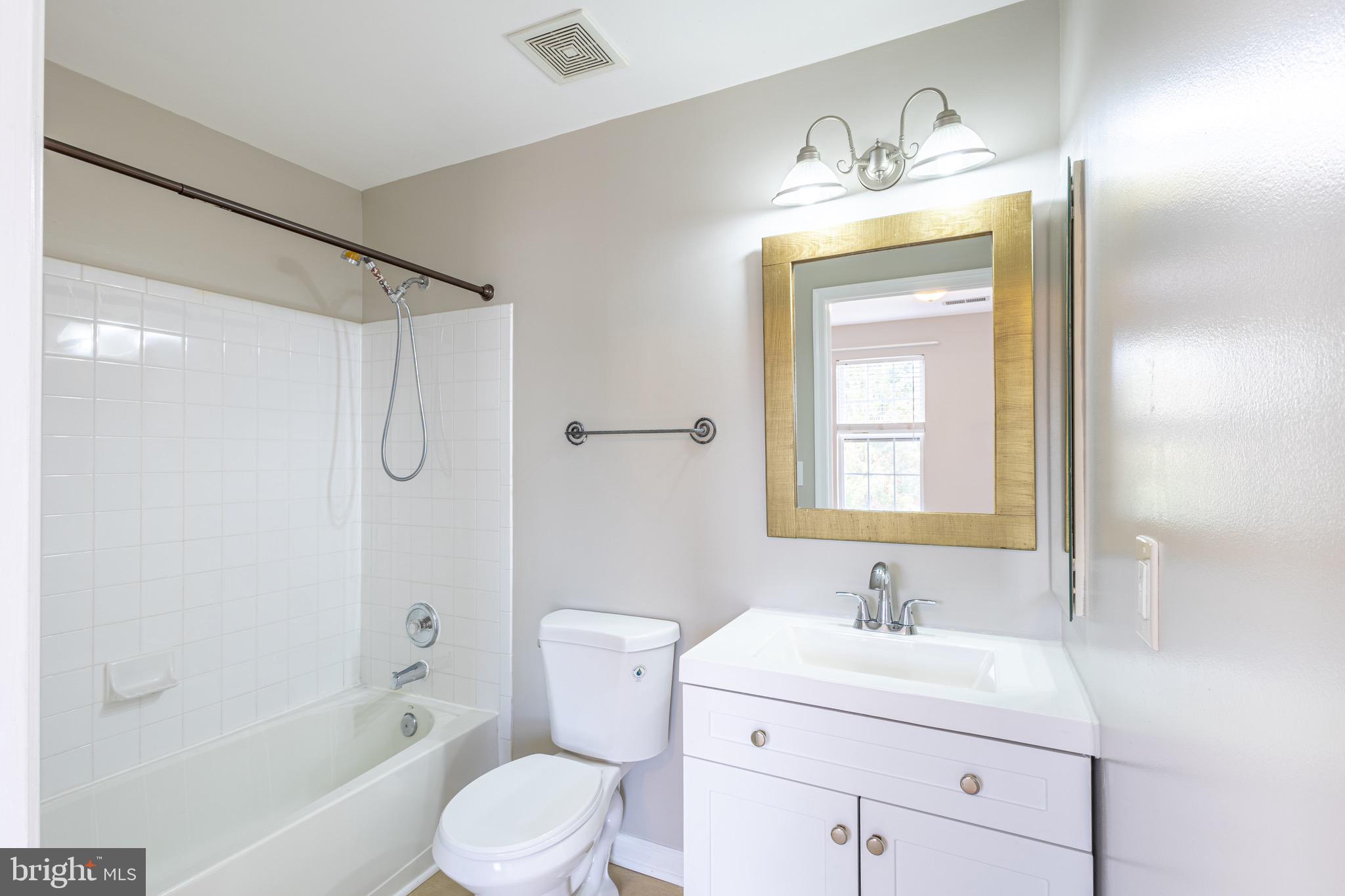 ASHBURN VILLAGE - Residential Lease