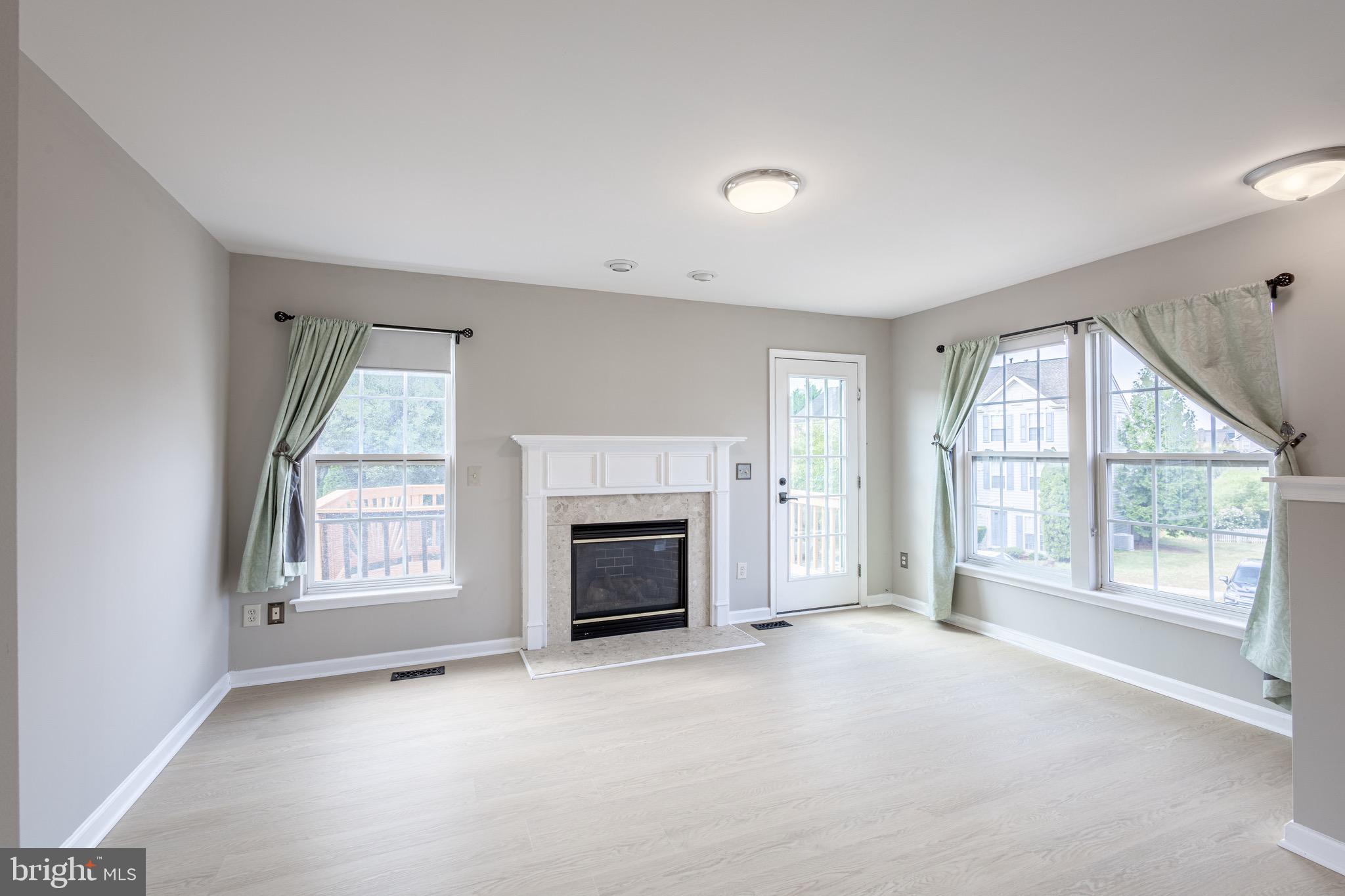 ASHBURN VILLAGE - Residential Lease