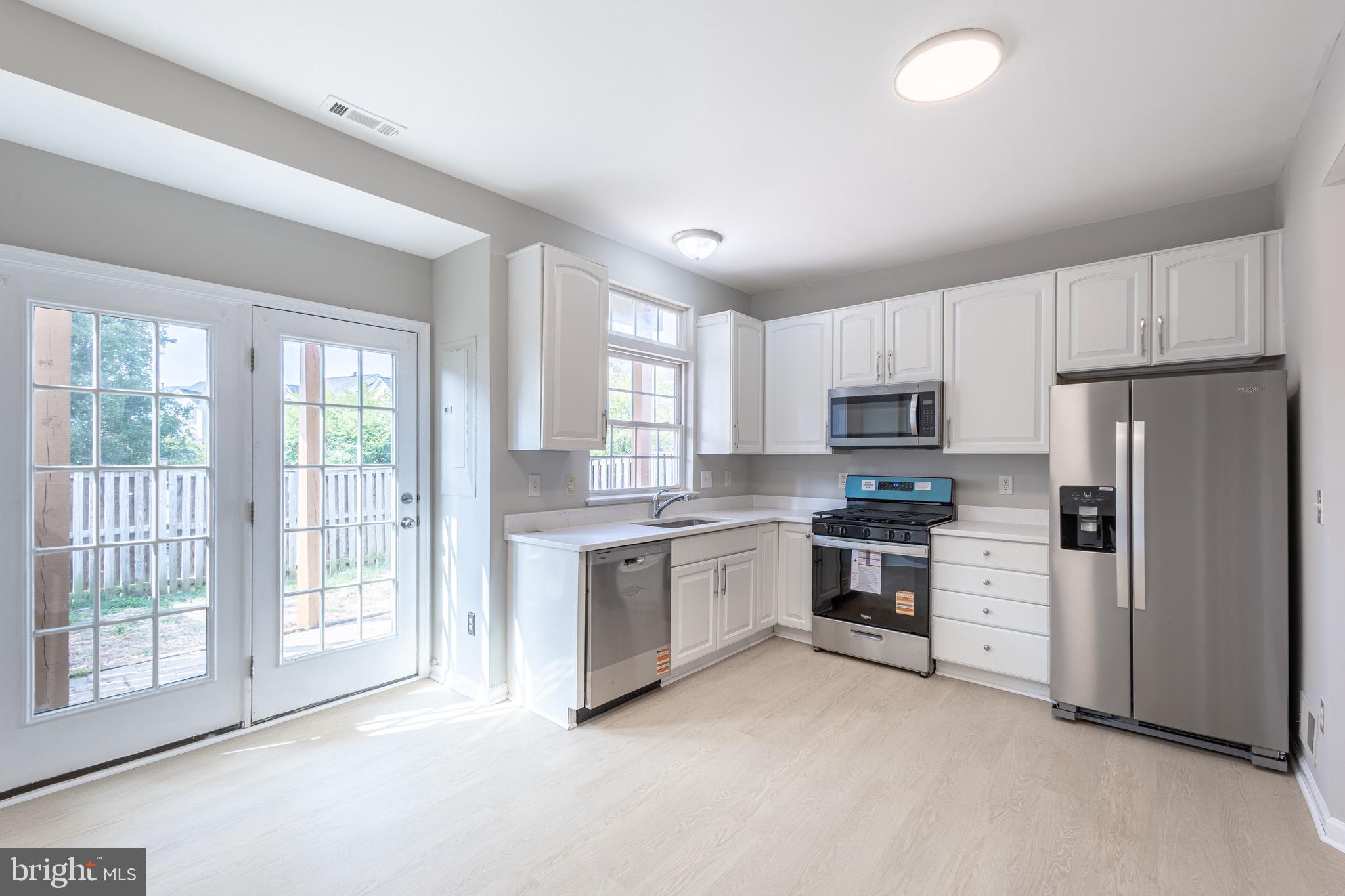 ASHBURN VILLAGE - Residential Lease