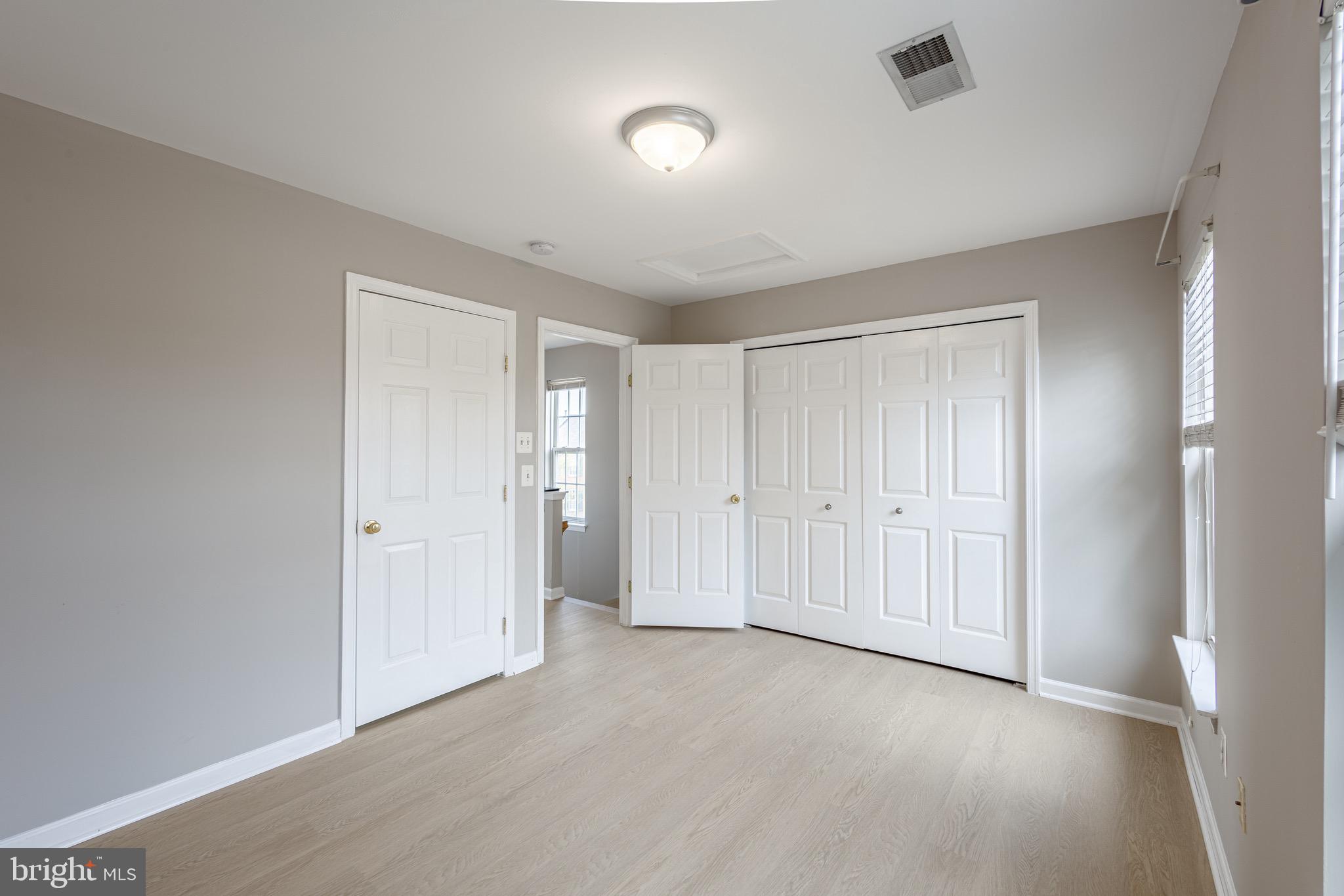 ASHBURN VILLAGE - Residential Lease