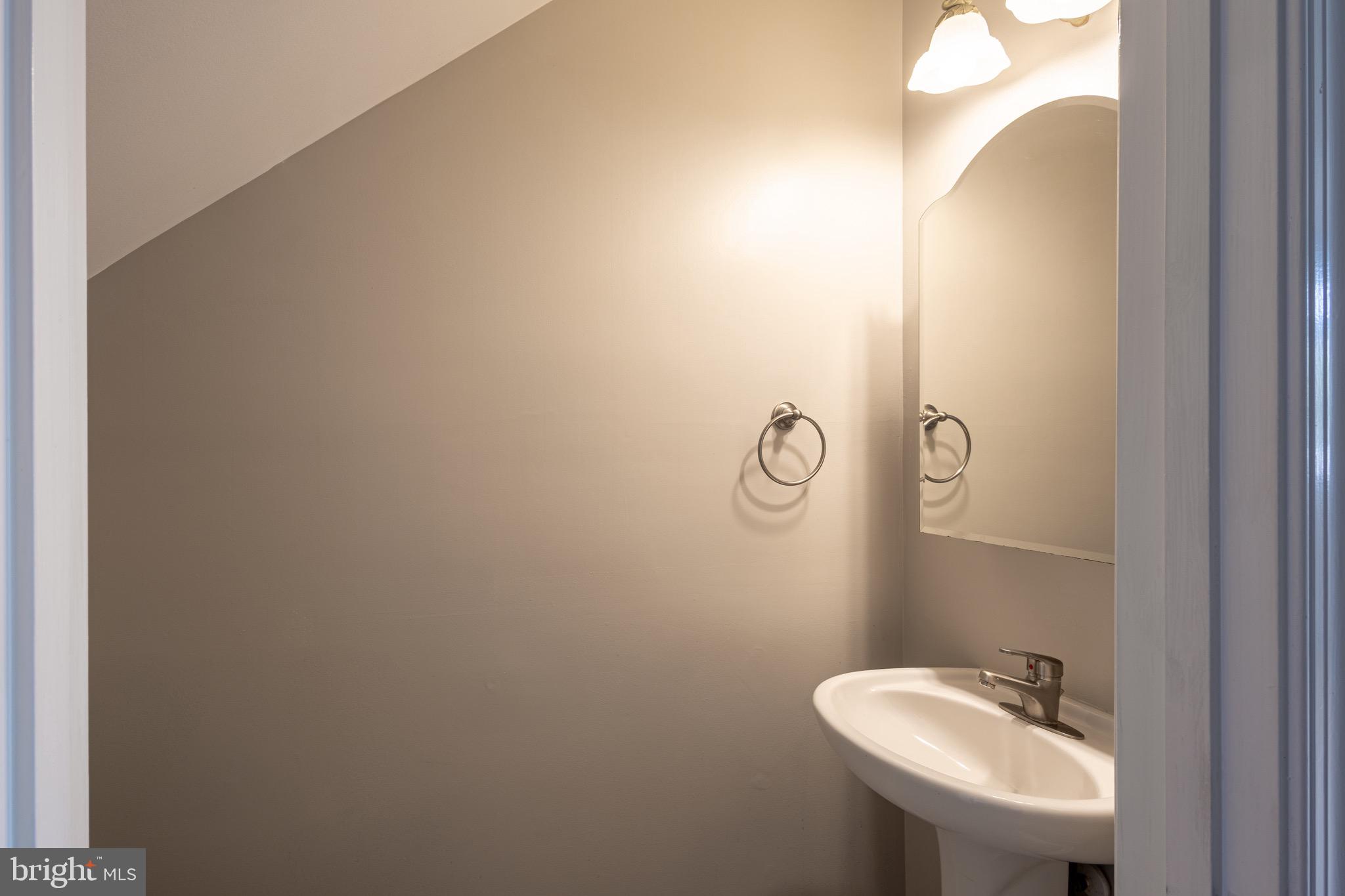 ASHBURN VILLAGE - Residential Lease