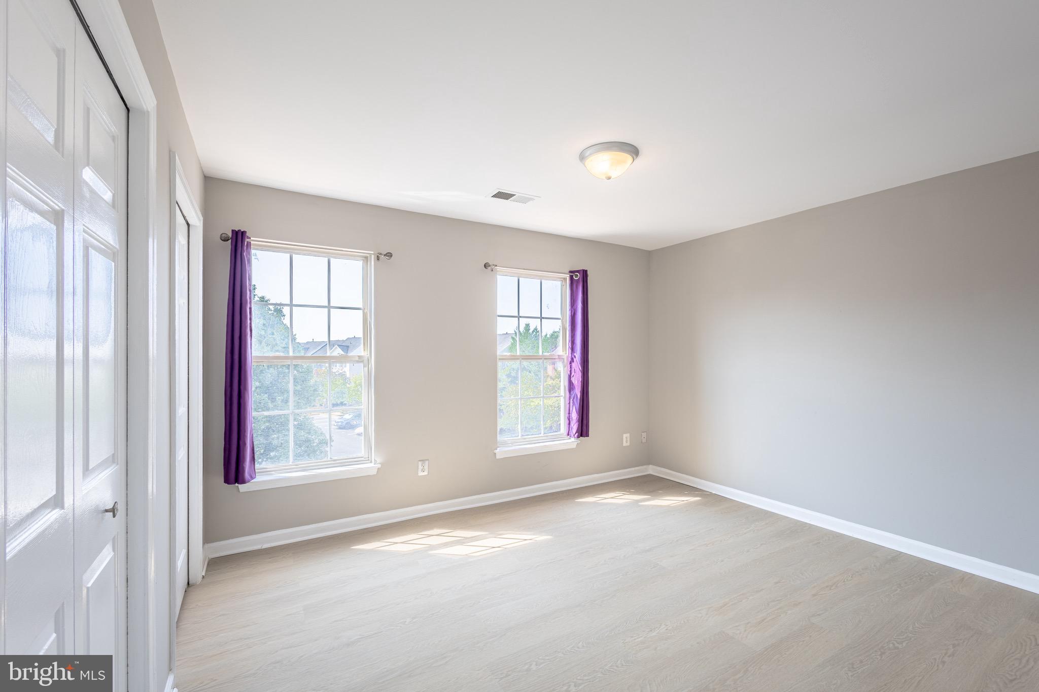 ASHBURN VILLAGE - Residential Lease