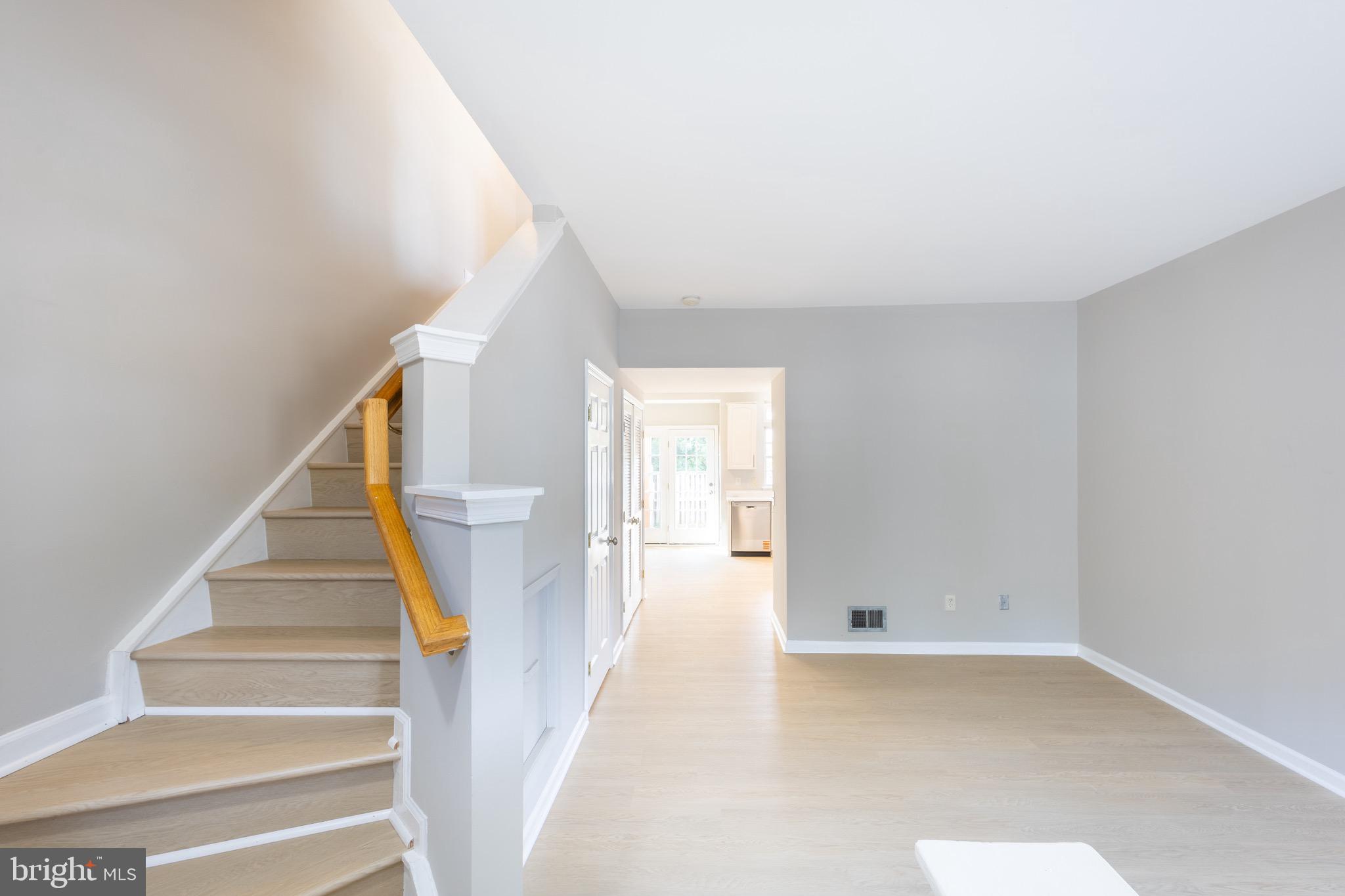 ASHBURN VILLAGE - Residential Lease