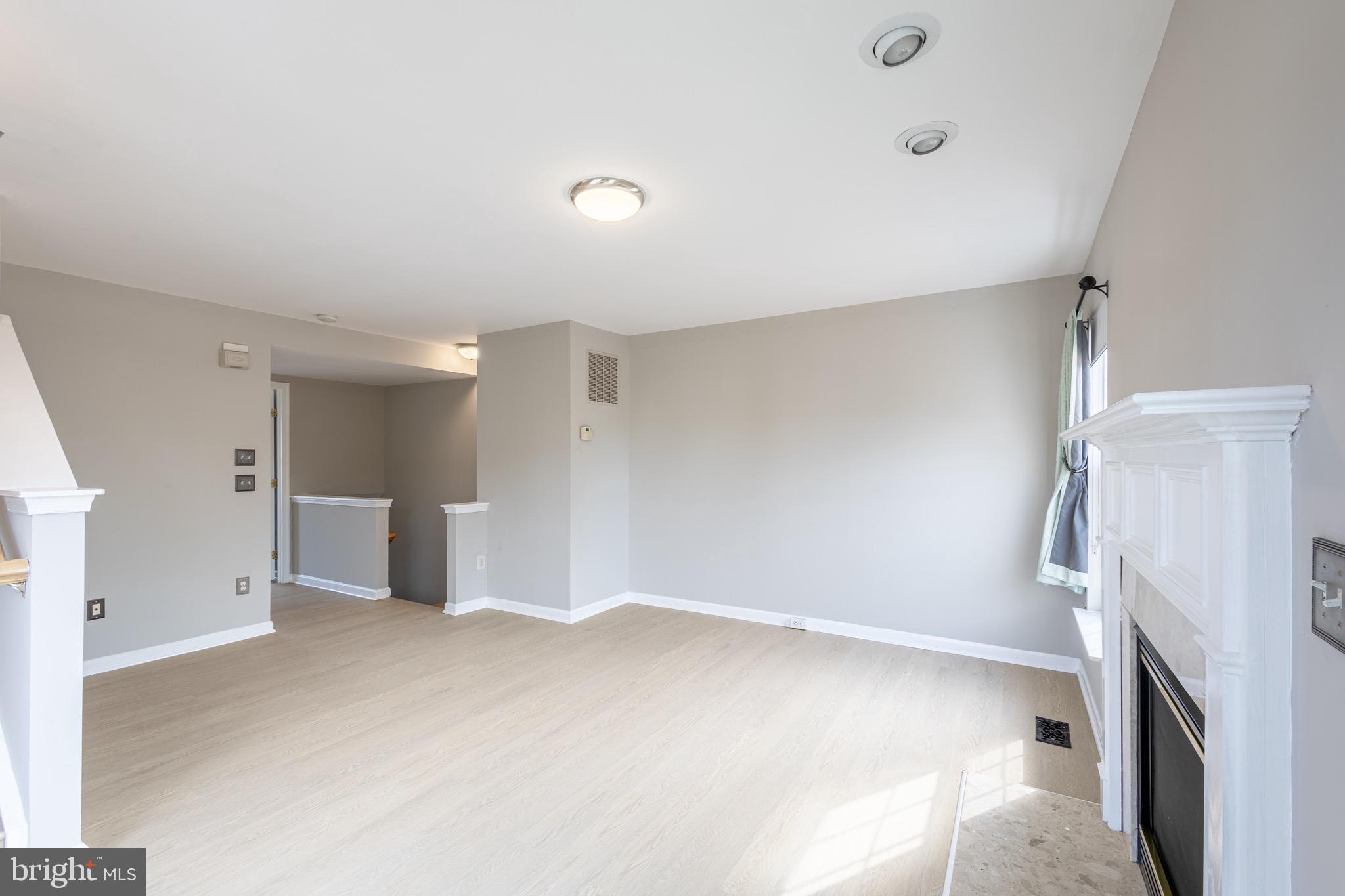 ASHBURN VILLAGE - Residential Lease