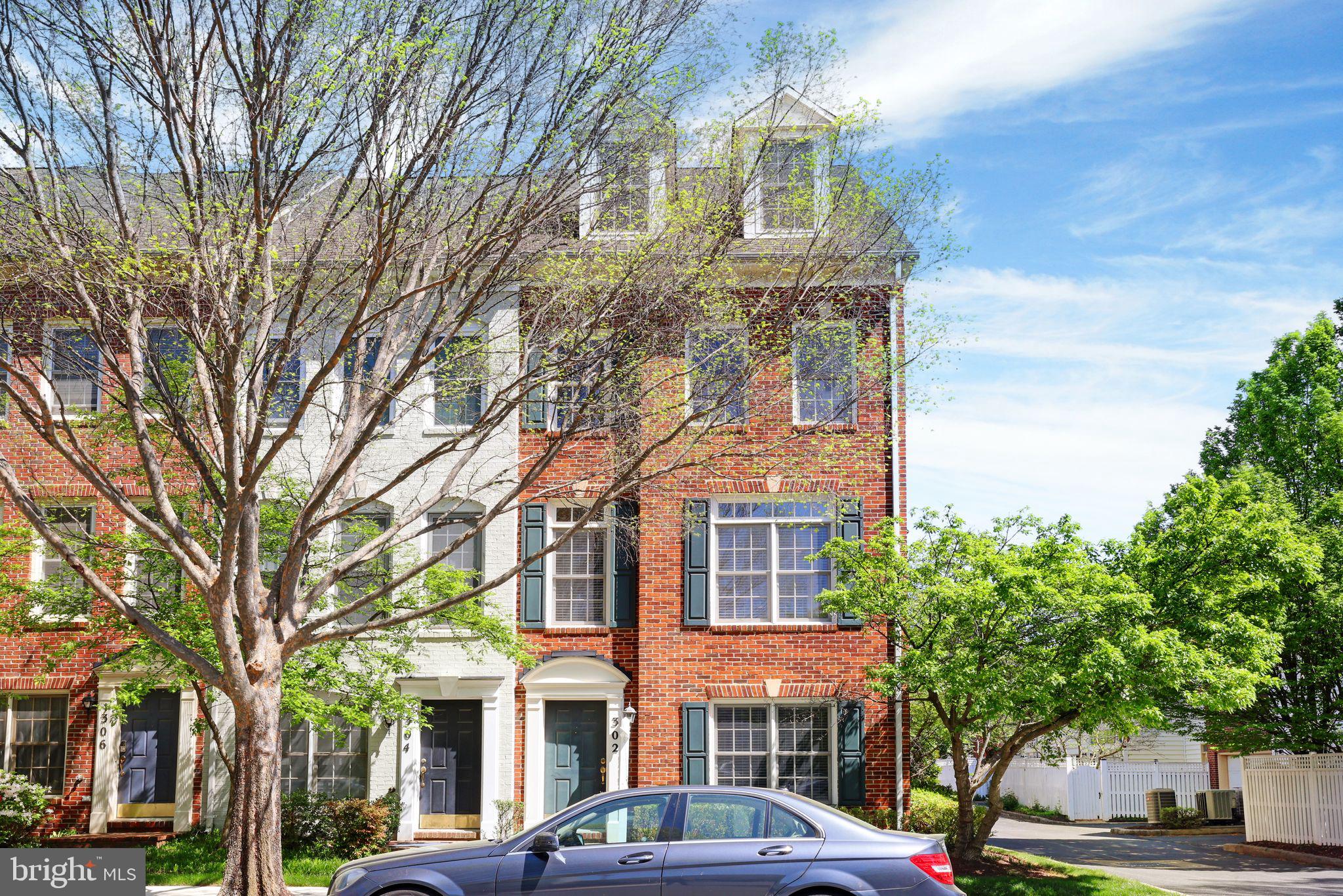 302 FALLSGROVE DRIVE