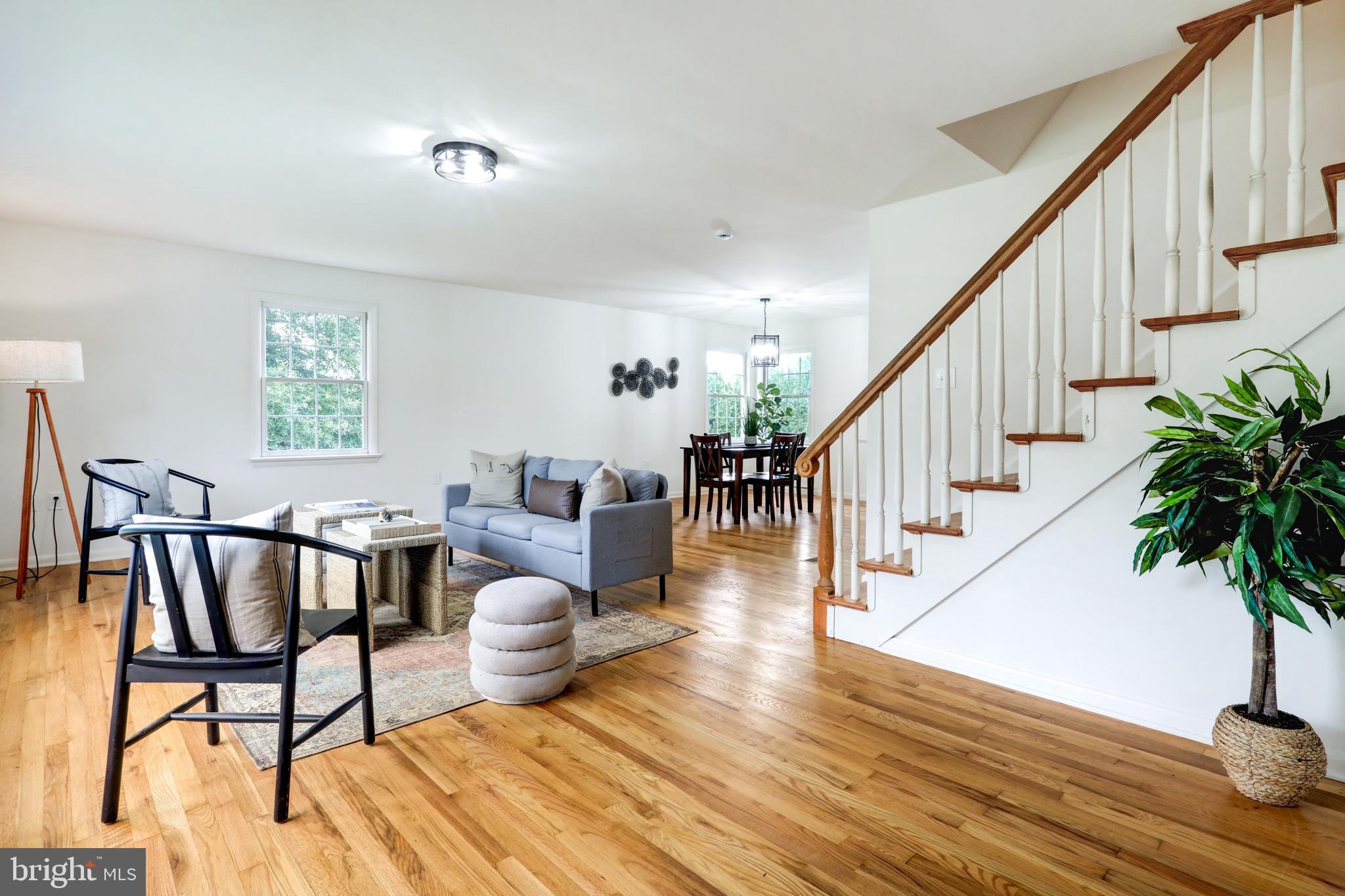 933 BYRON ROAD