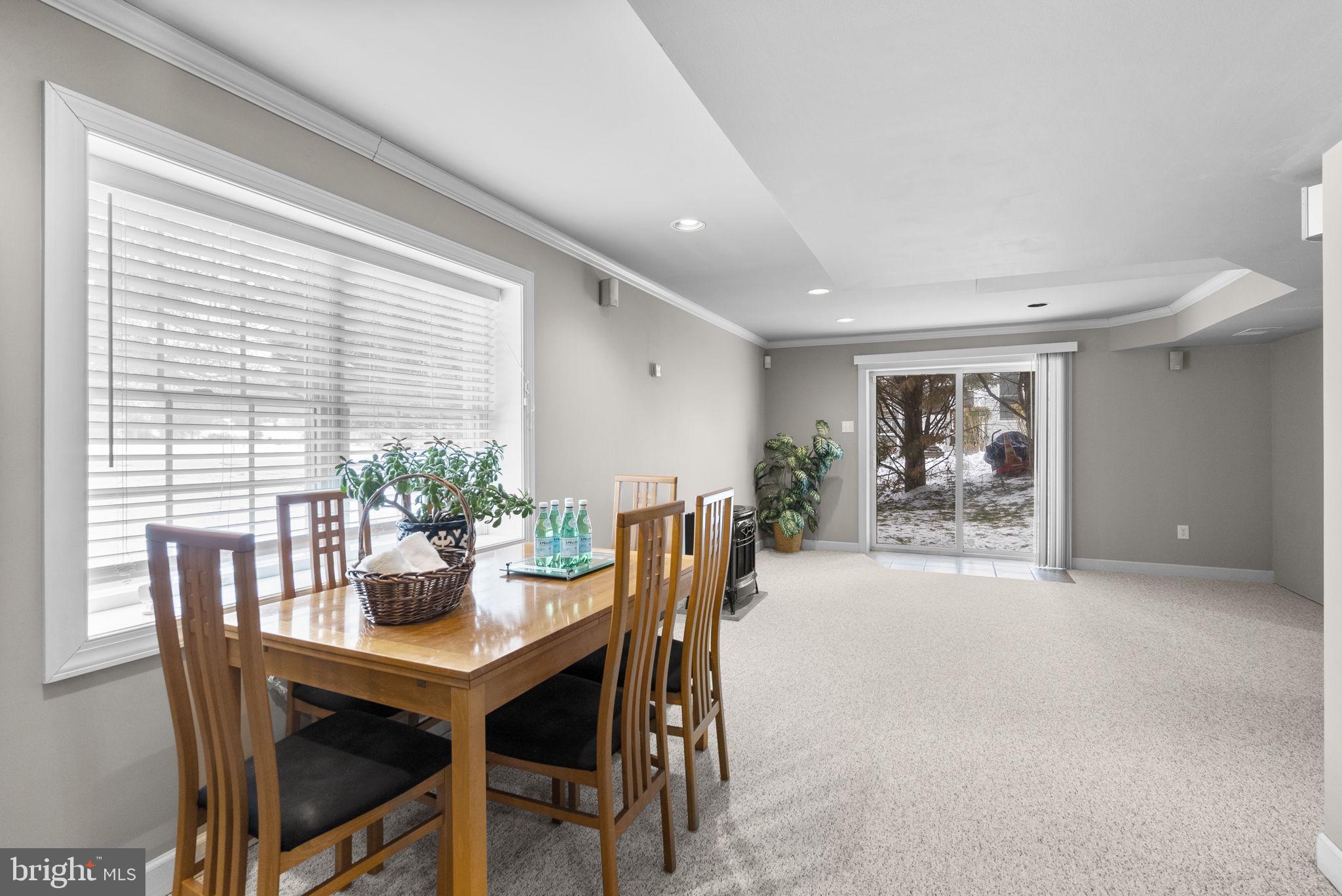 WINDY KNOLLS - Residential