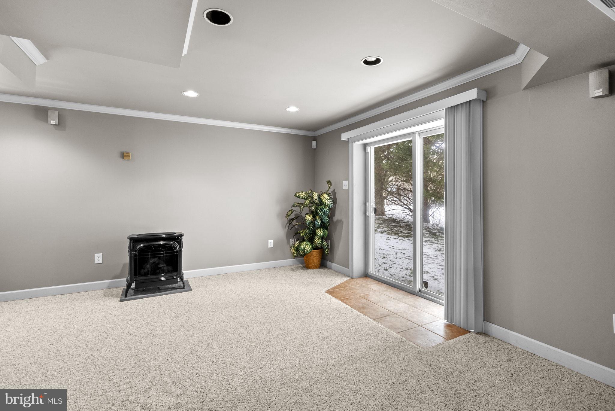 WINDY KNOLLS - Residential