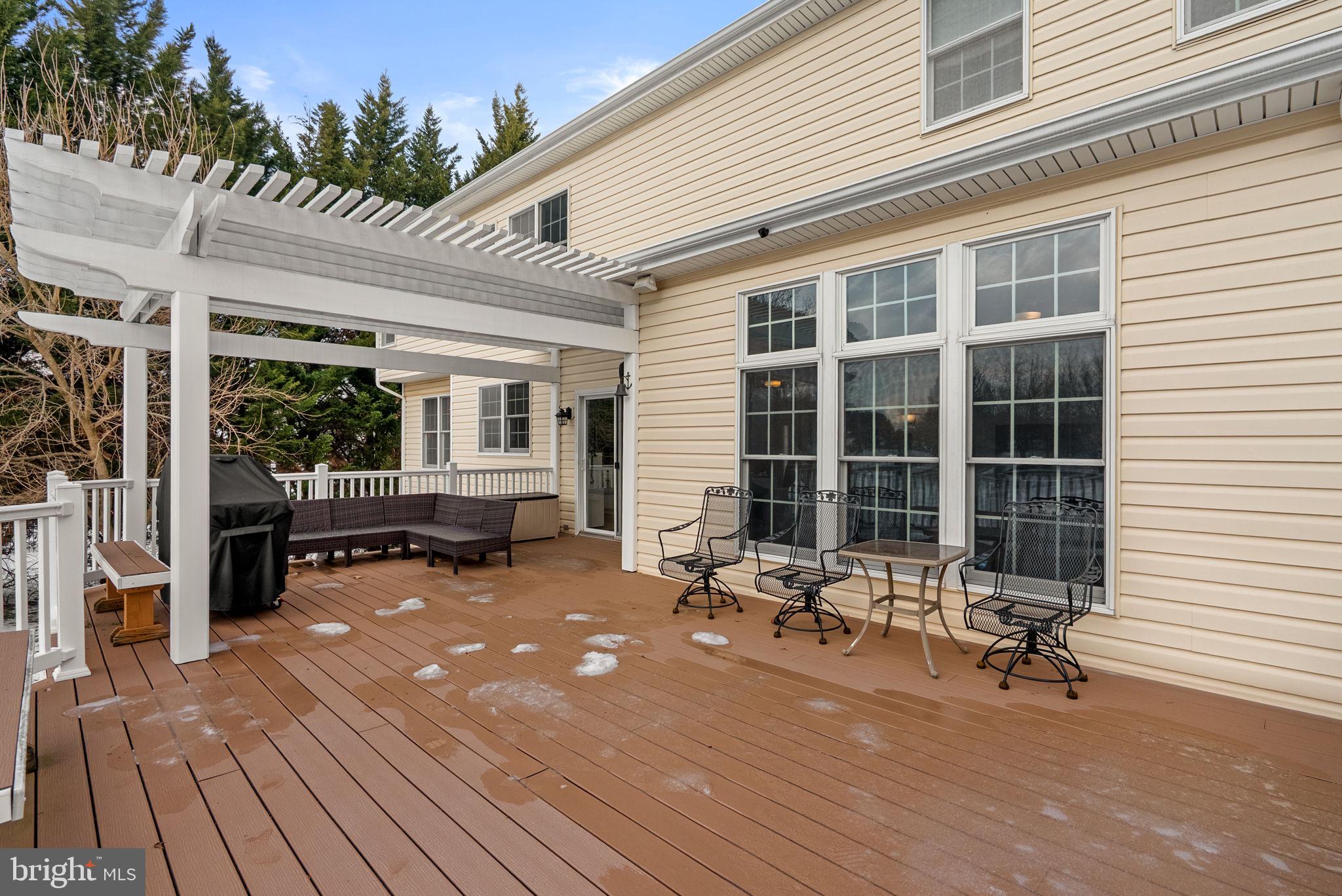 WINDY KNOLLS - Residential