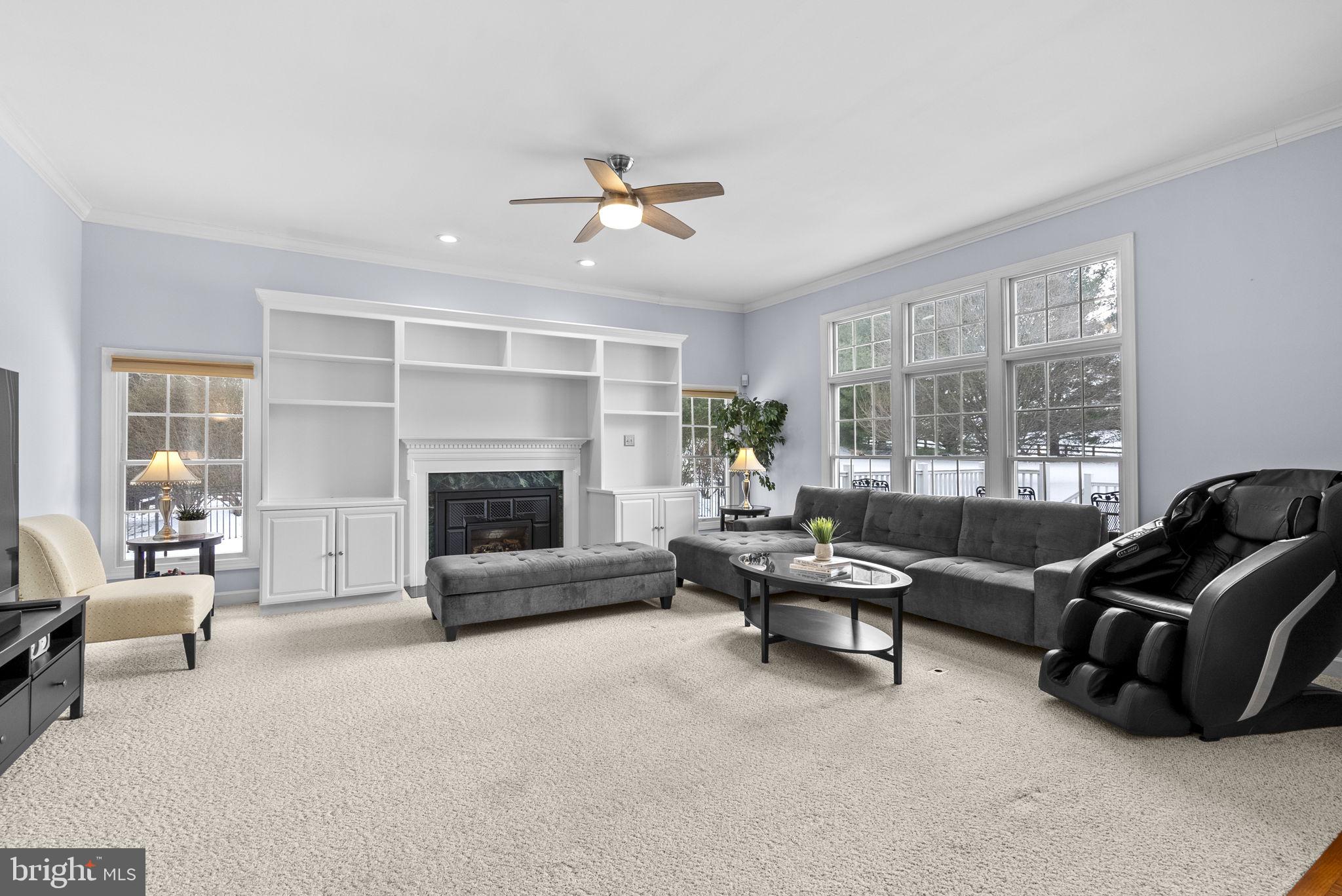 WINDY KNOLLS - Residential