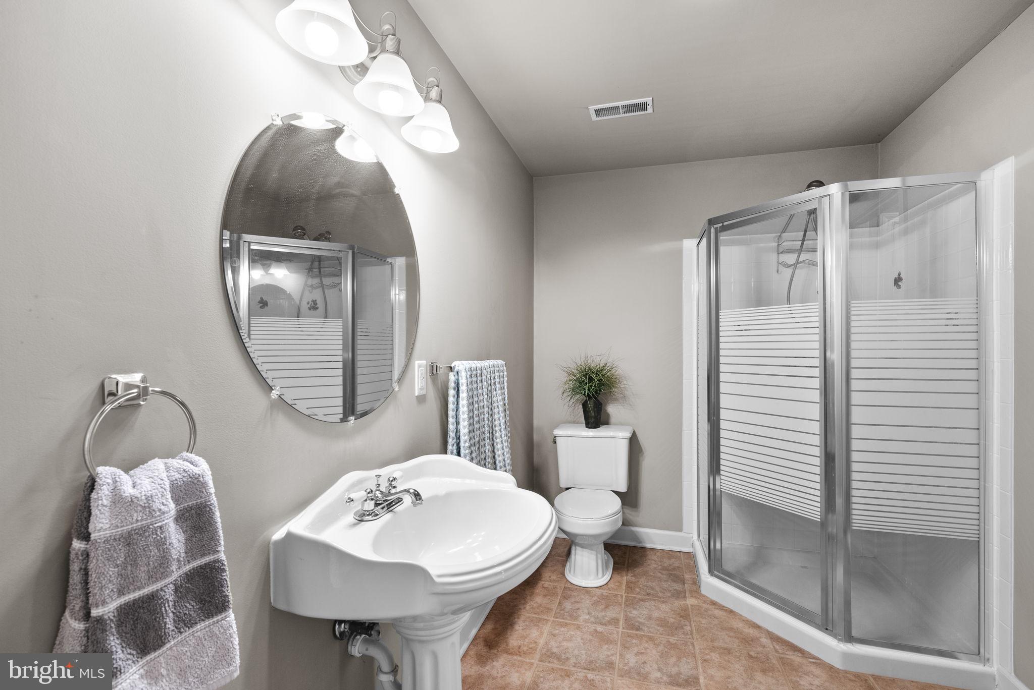 WINDY KNOLLS - Residential