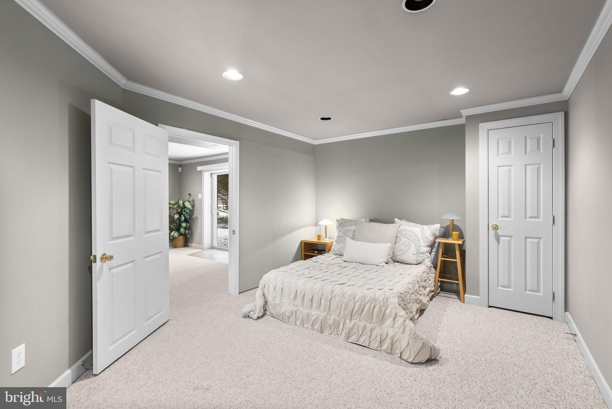 WINDY KNOLLS - Residential