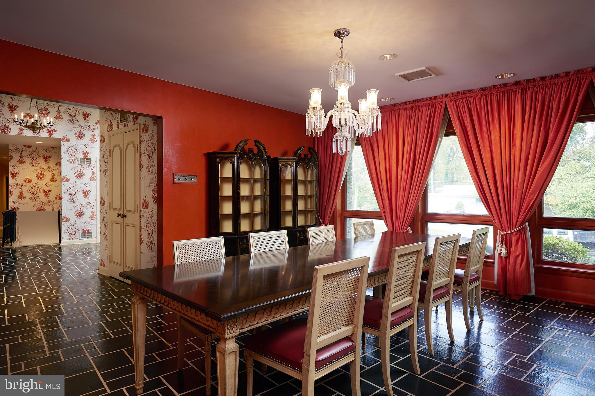 BANNOCKBURN ESTATES - Residential