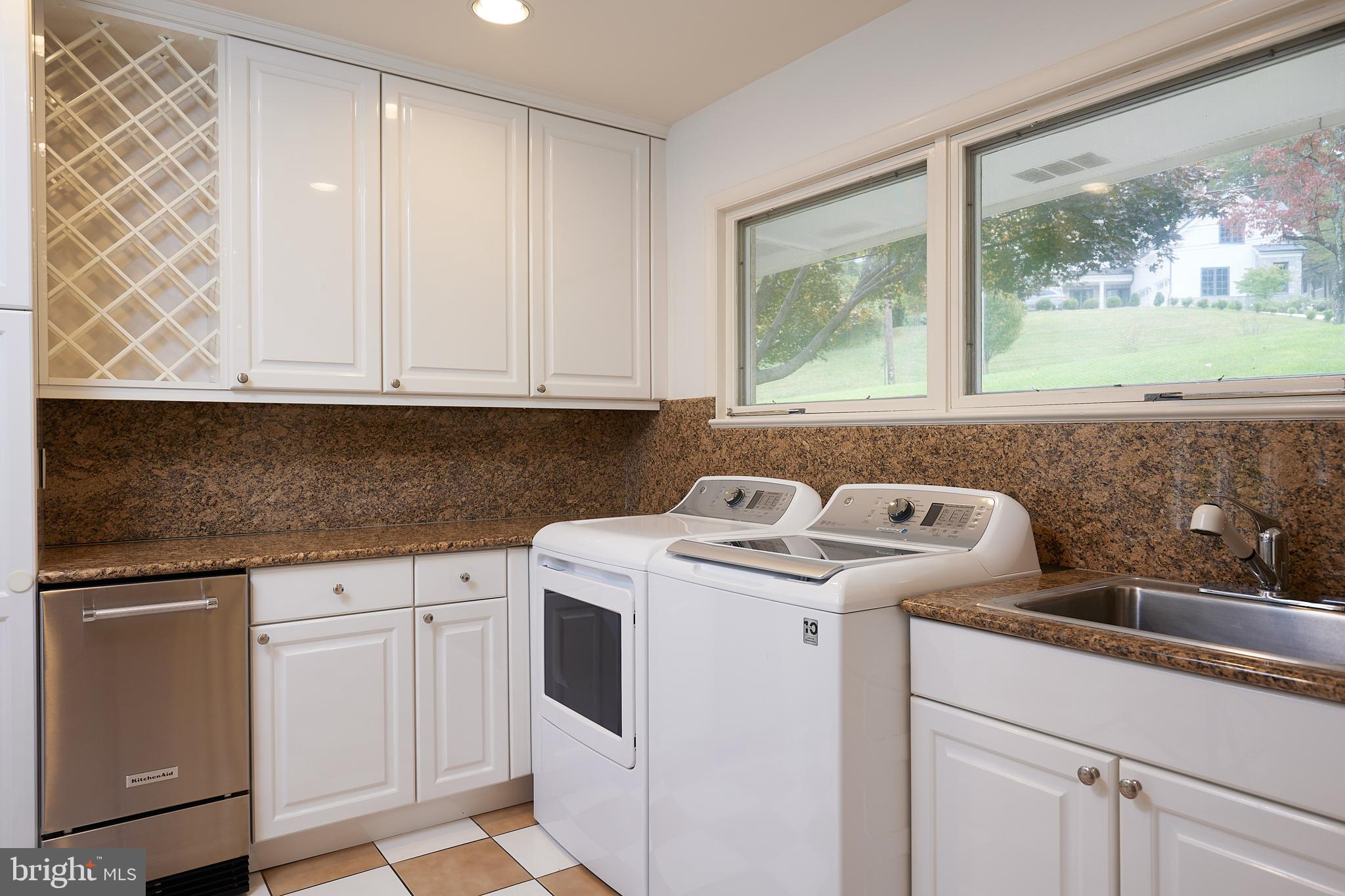 BANNOCKBURN ESTATES - Residential