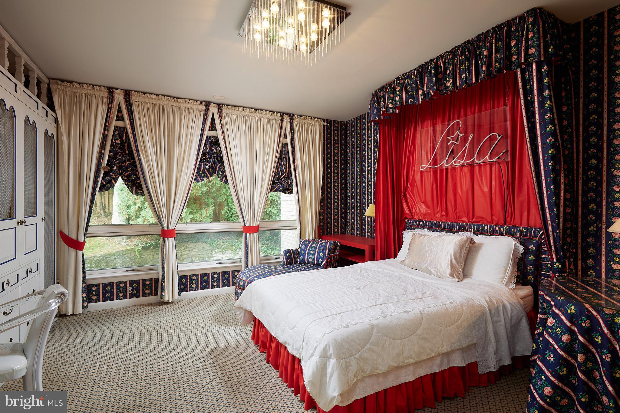 BANNOCKBURN ESTATES - Residential