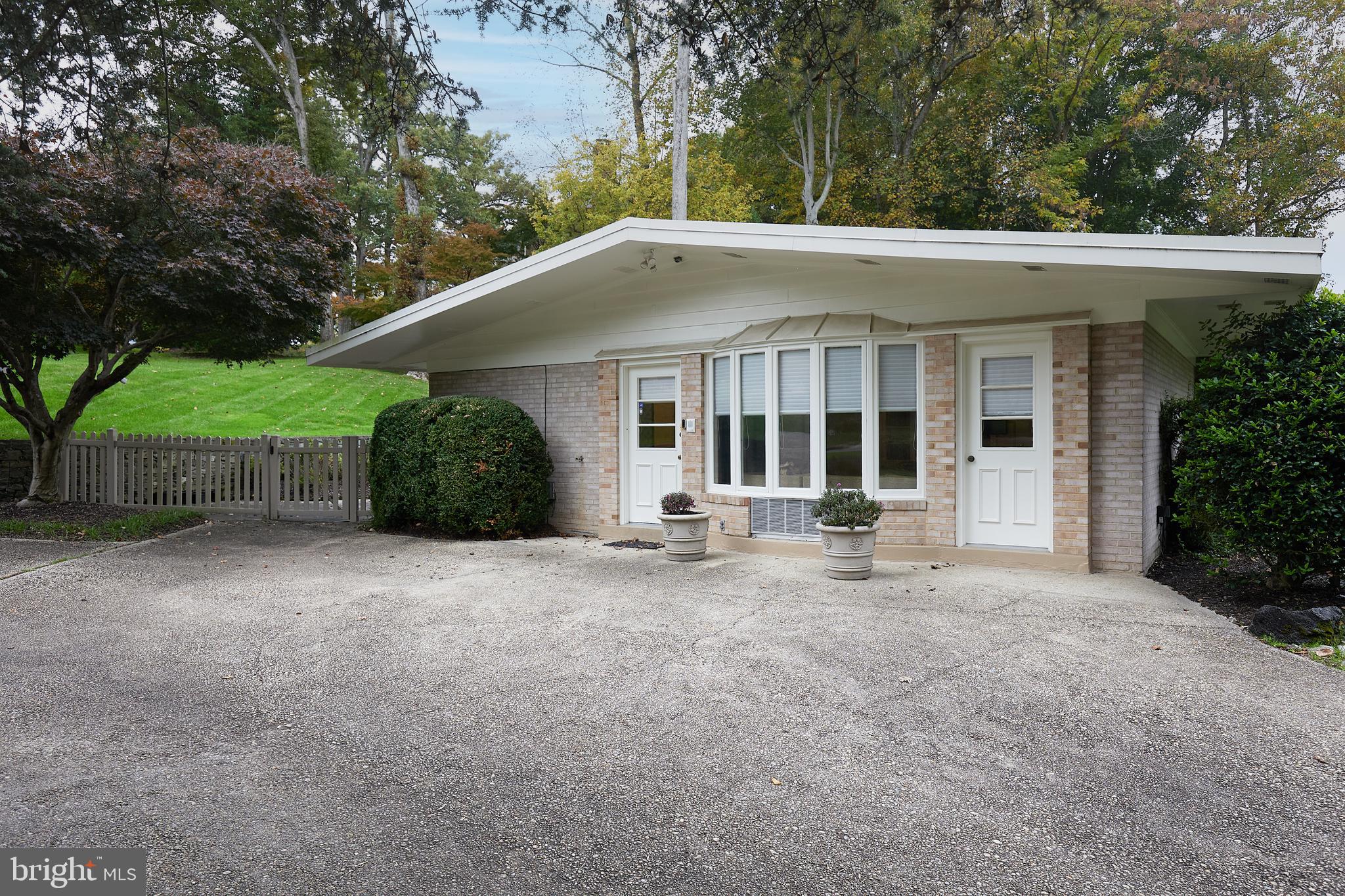 BANNOCKBURN ESTATES - Residential