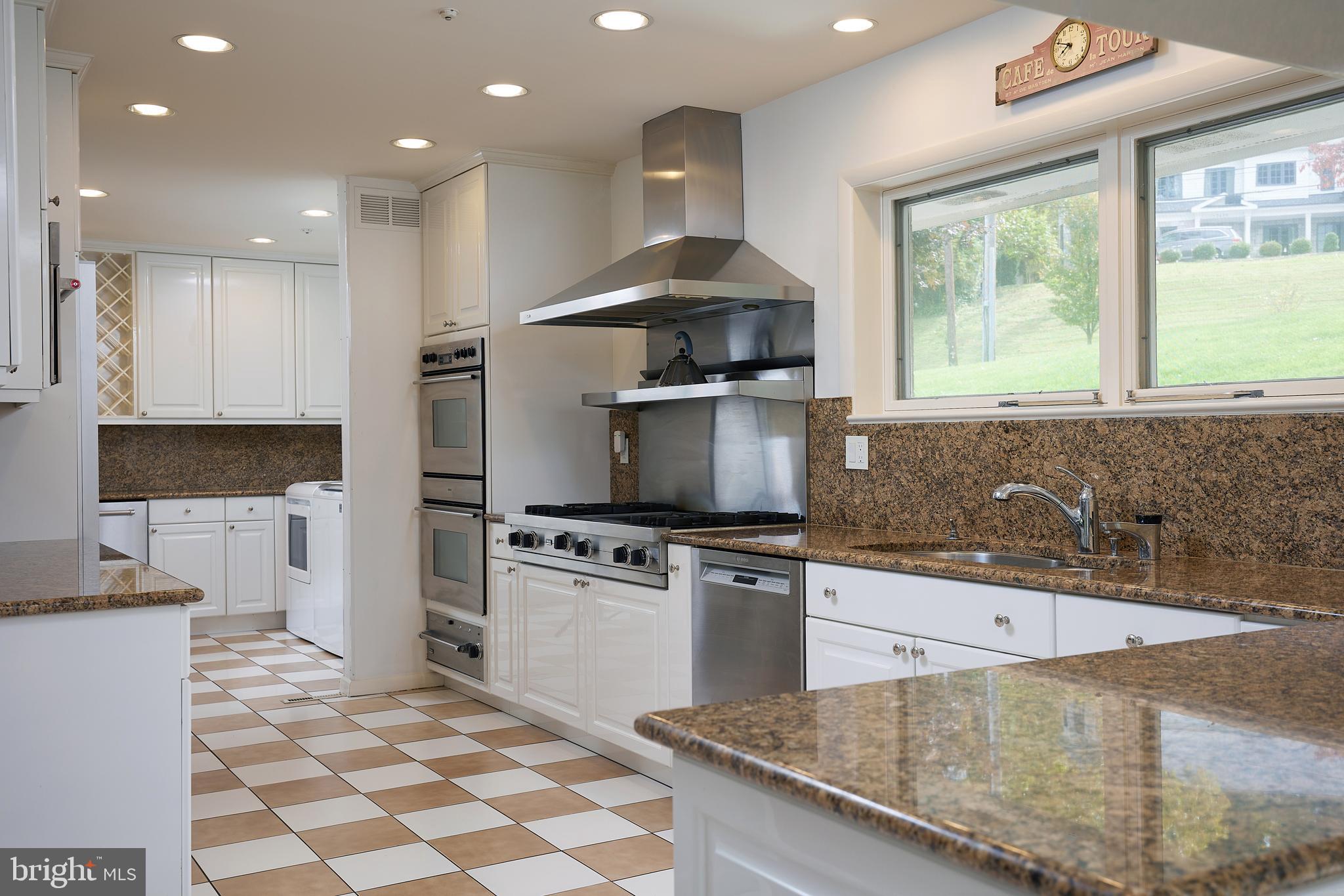 BANNOCKBURN ESTATES - Residential