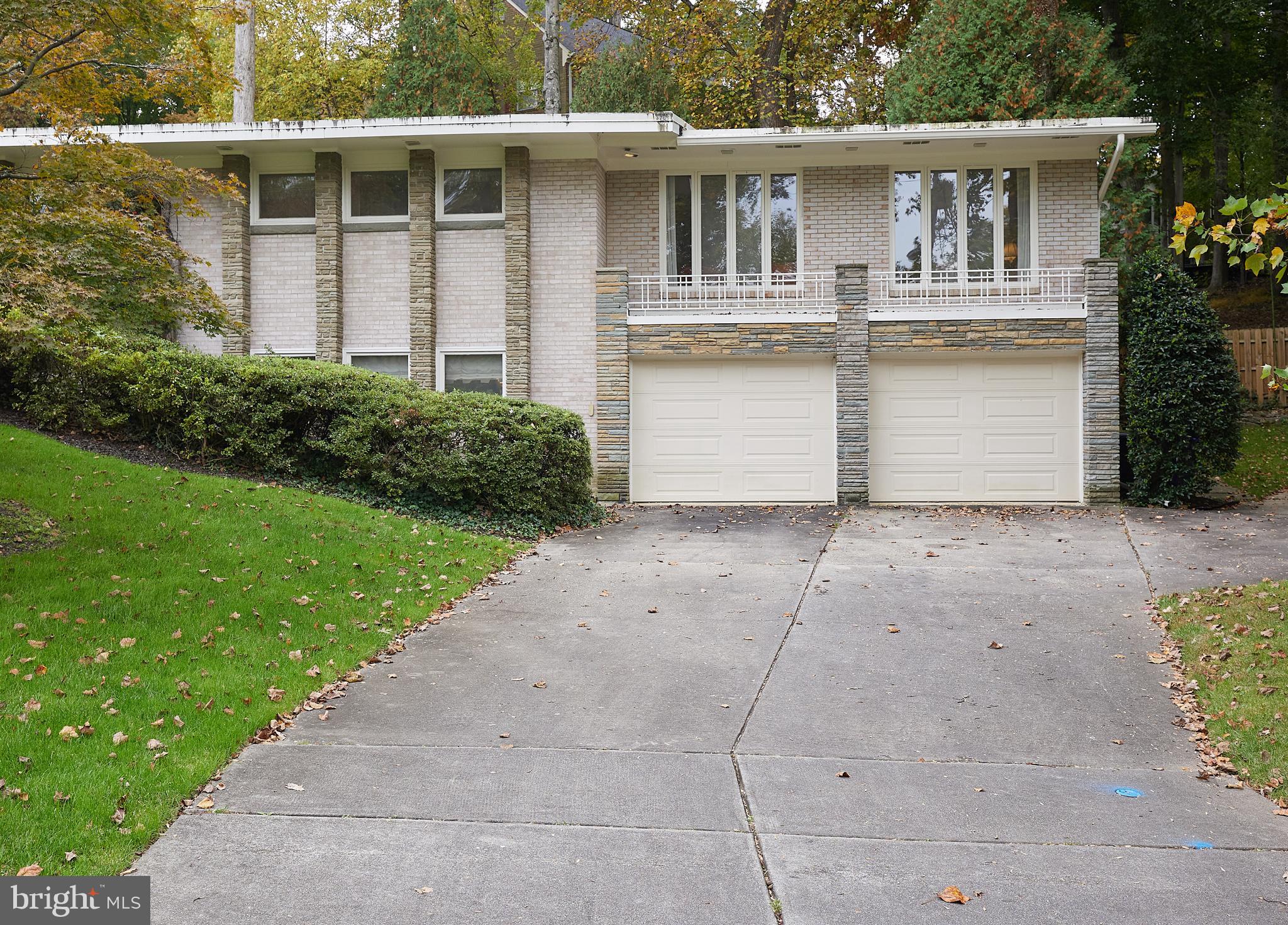 BANNOCKBURN ESTATES - Residential