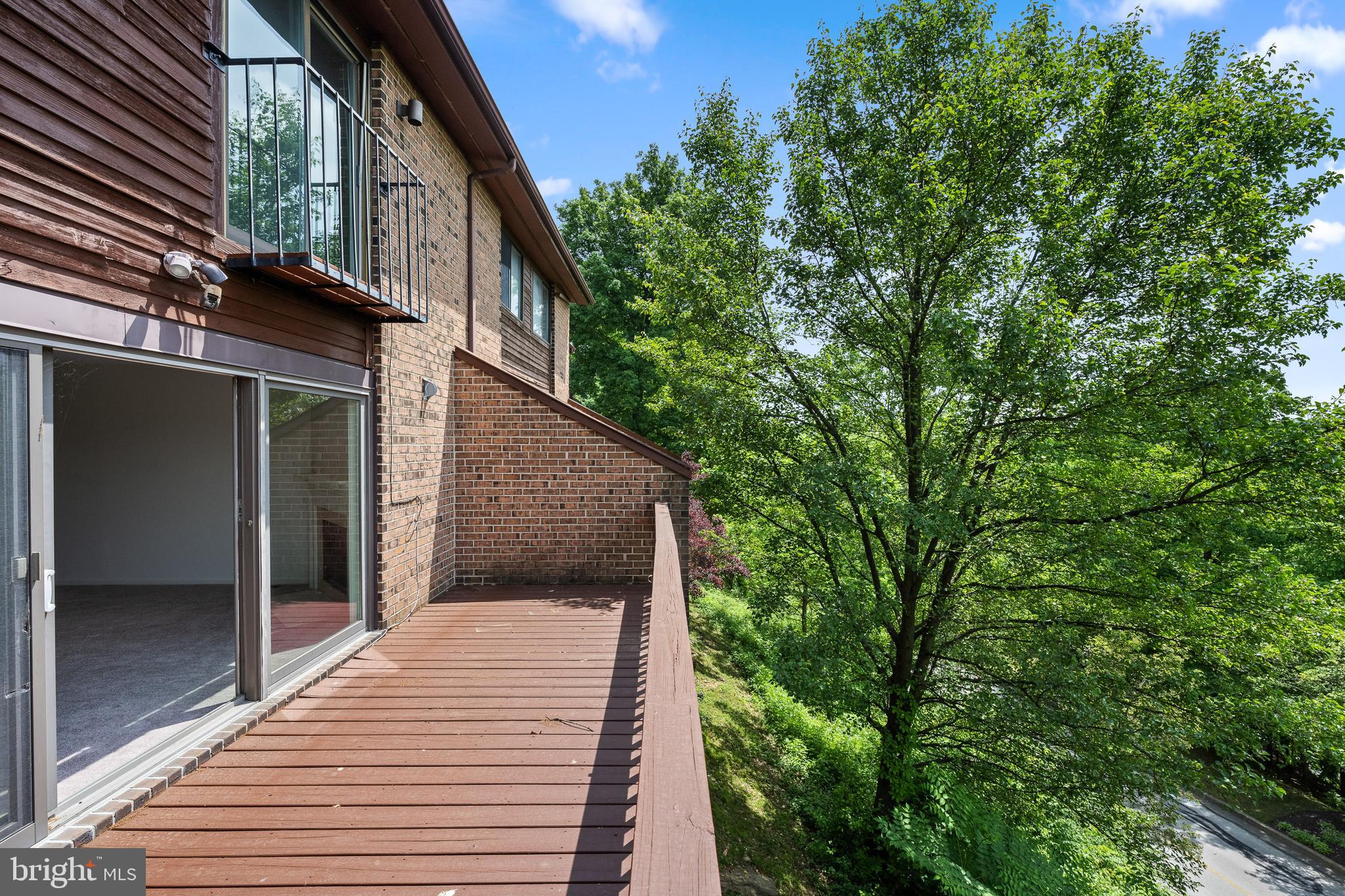 REBEL HILL - Residential