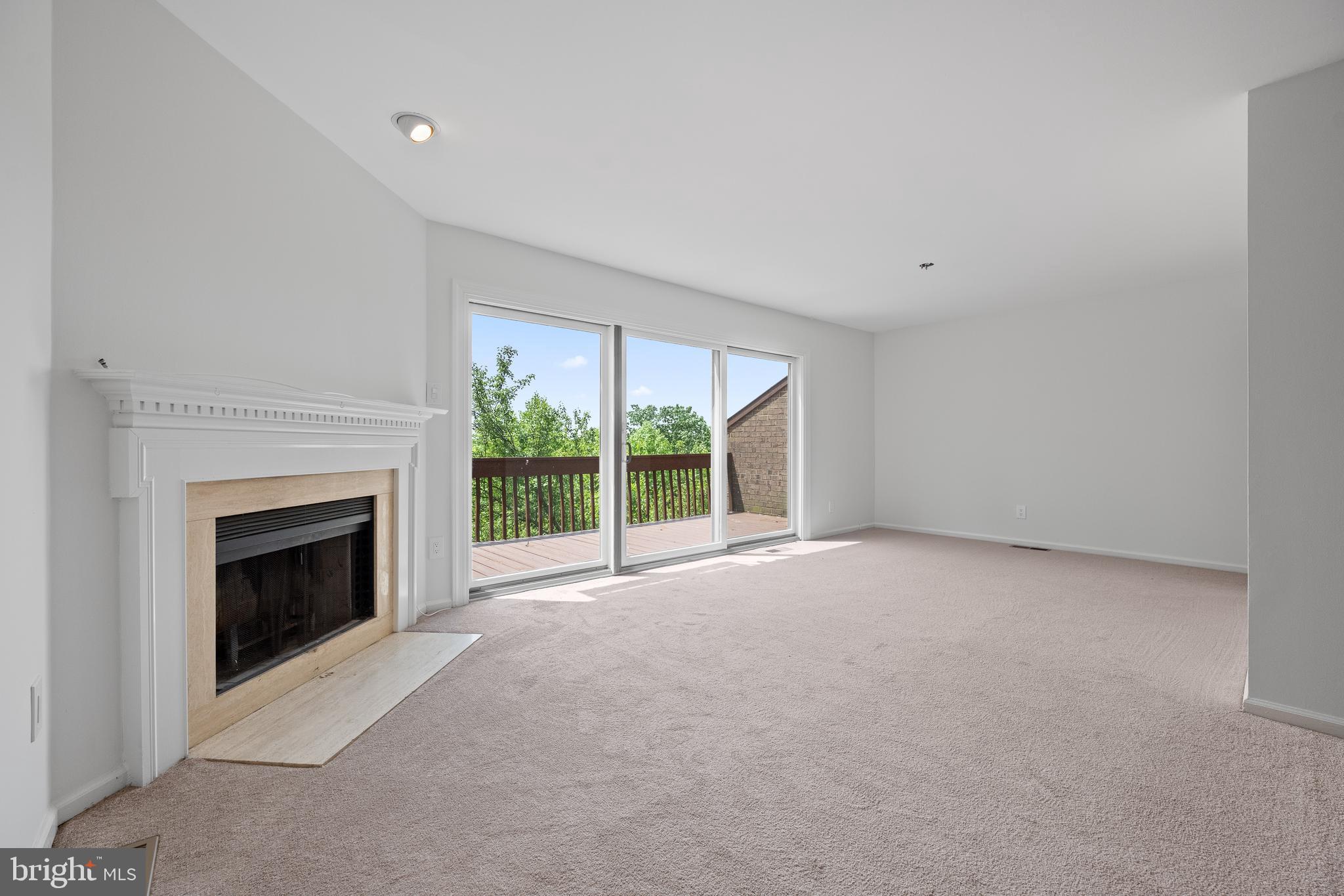 REBEL HILL - Residential